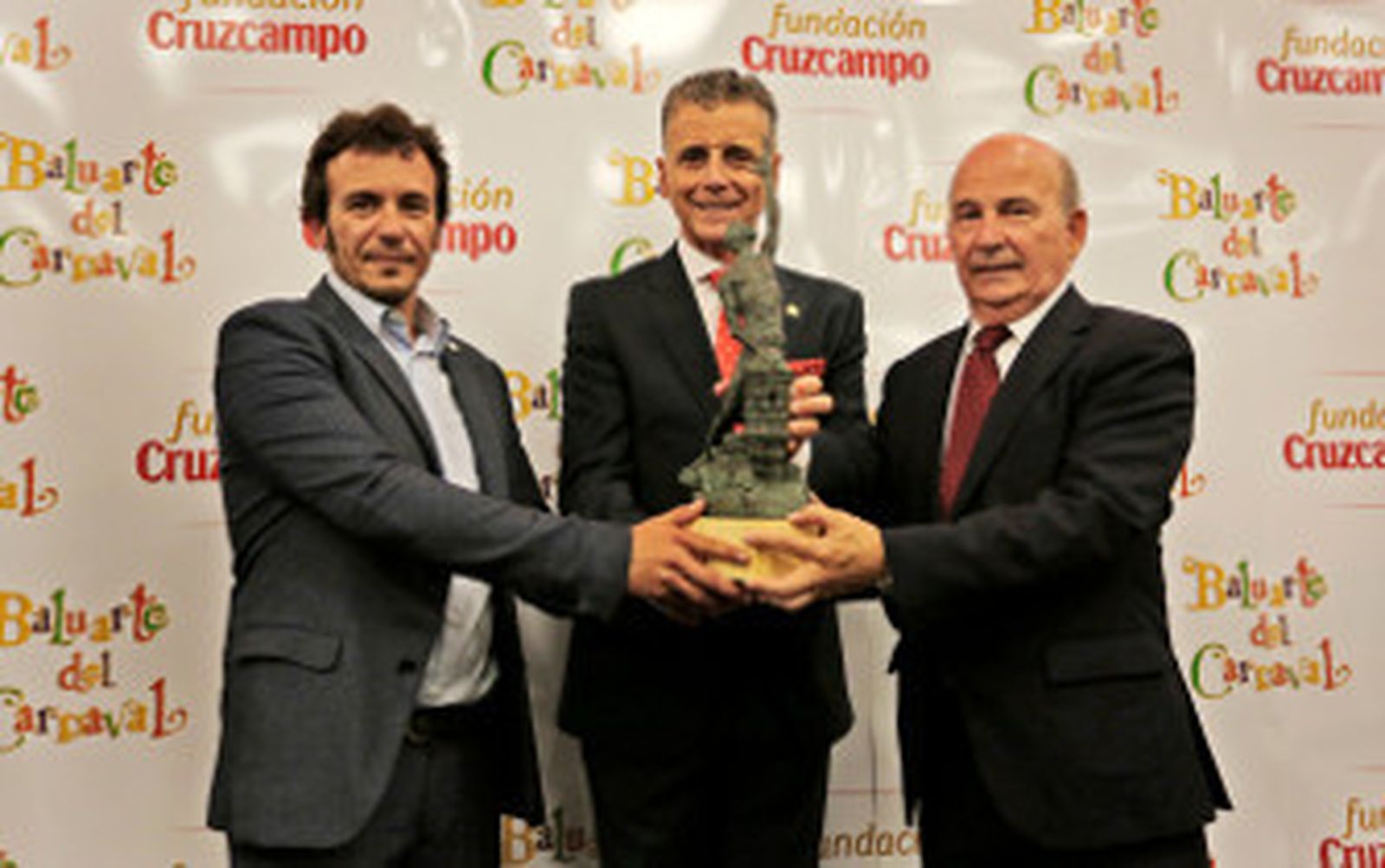 Honores al tanguero del Cañón