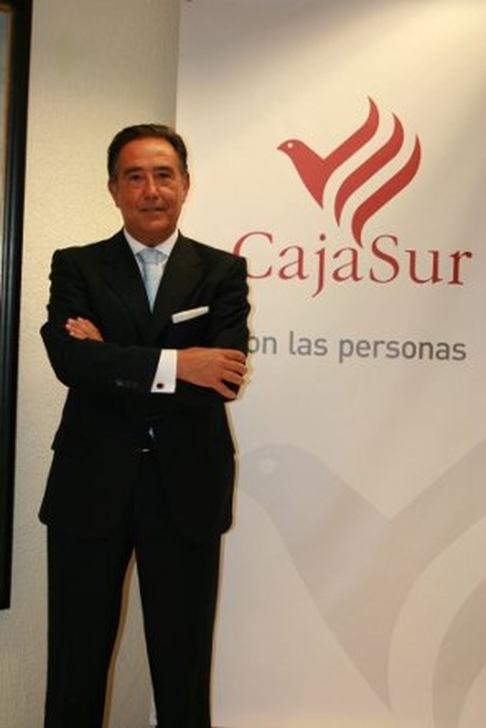 Mario Fernández nombra a Miguel Ángel Cabello nuevo presidente de Cajasur Banco