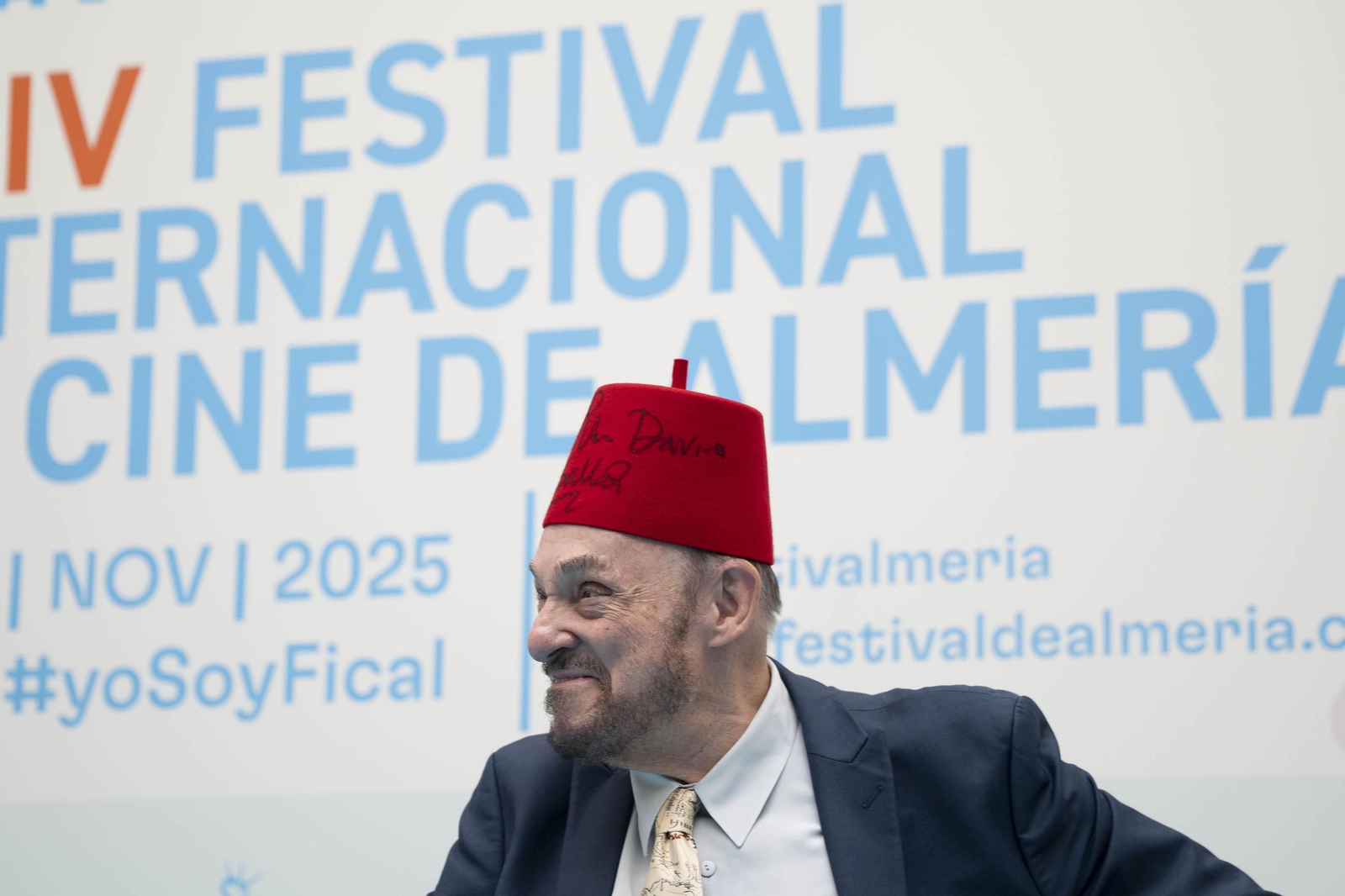 La estrella a JOHN RHYS-DAVIES luce en el paseo de la fama de Almería