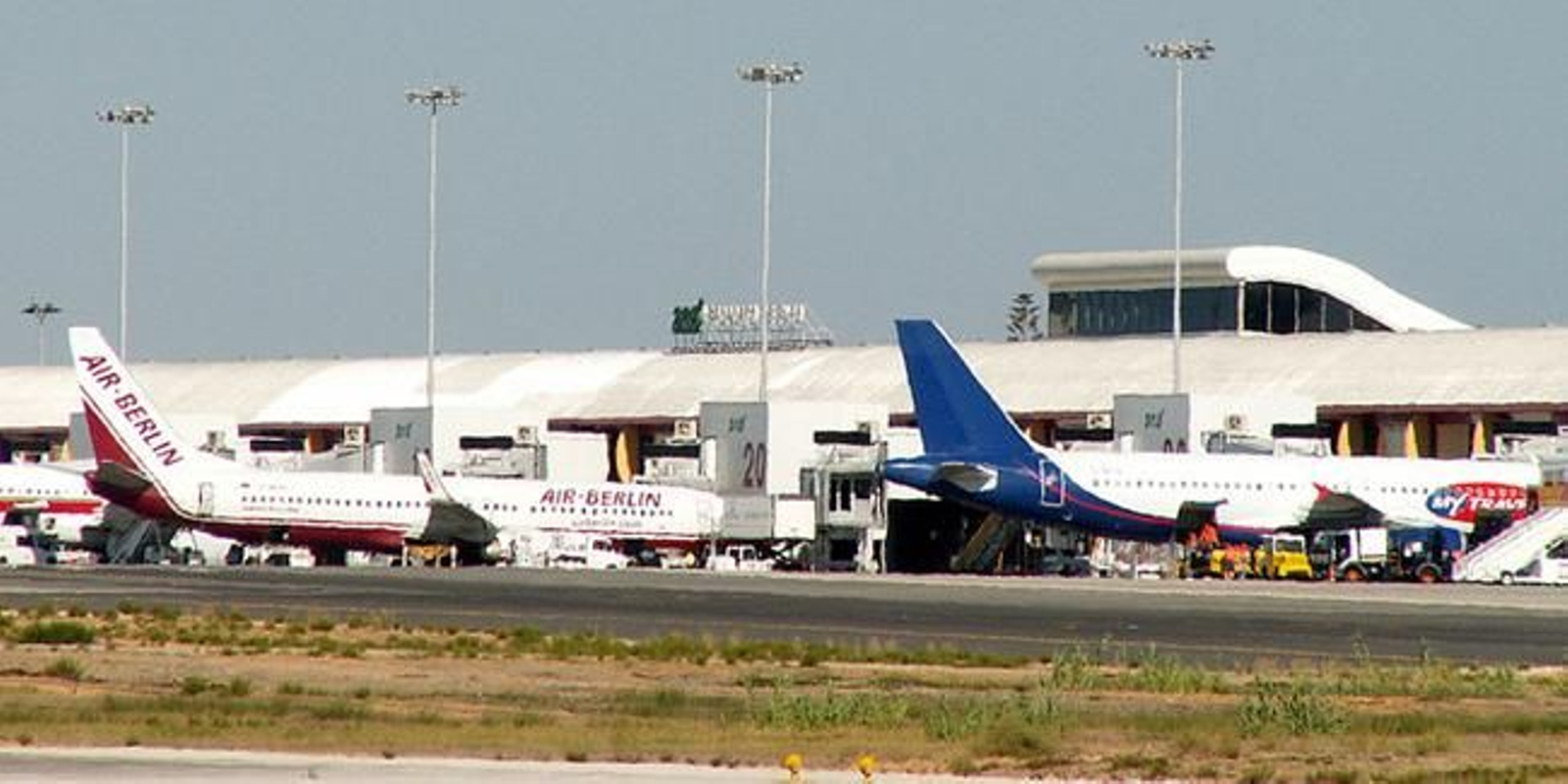 Aeropuerto de Faro. Aeropuerto de Faro.