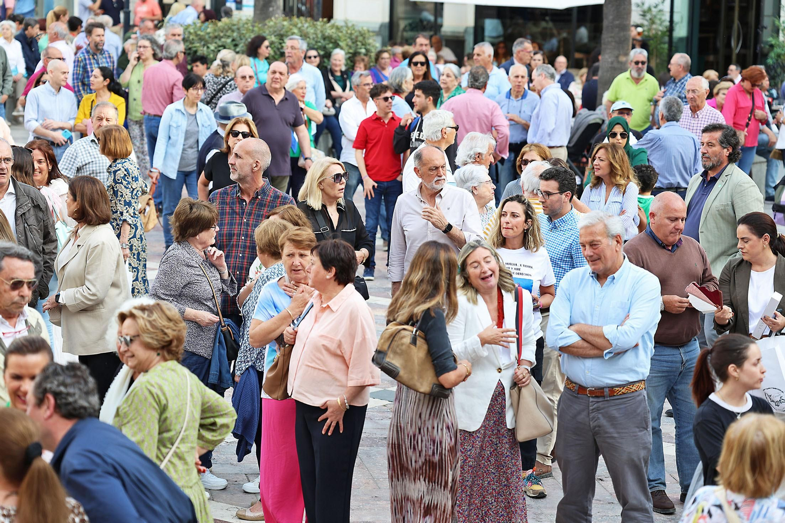 Imágenes de la concentración por las infraestructuras para Huelva