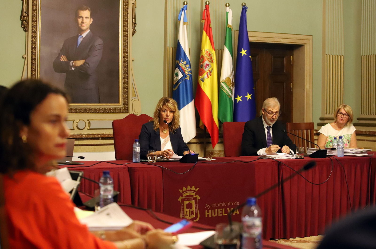 Imágenes del pleno municipal del Ayuntamiento de Huelva