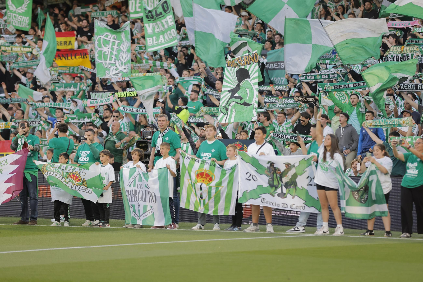 Búscate en las fotos del Betis - Osasuna