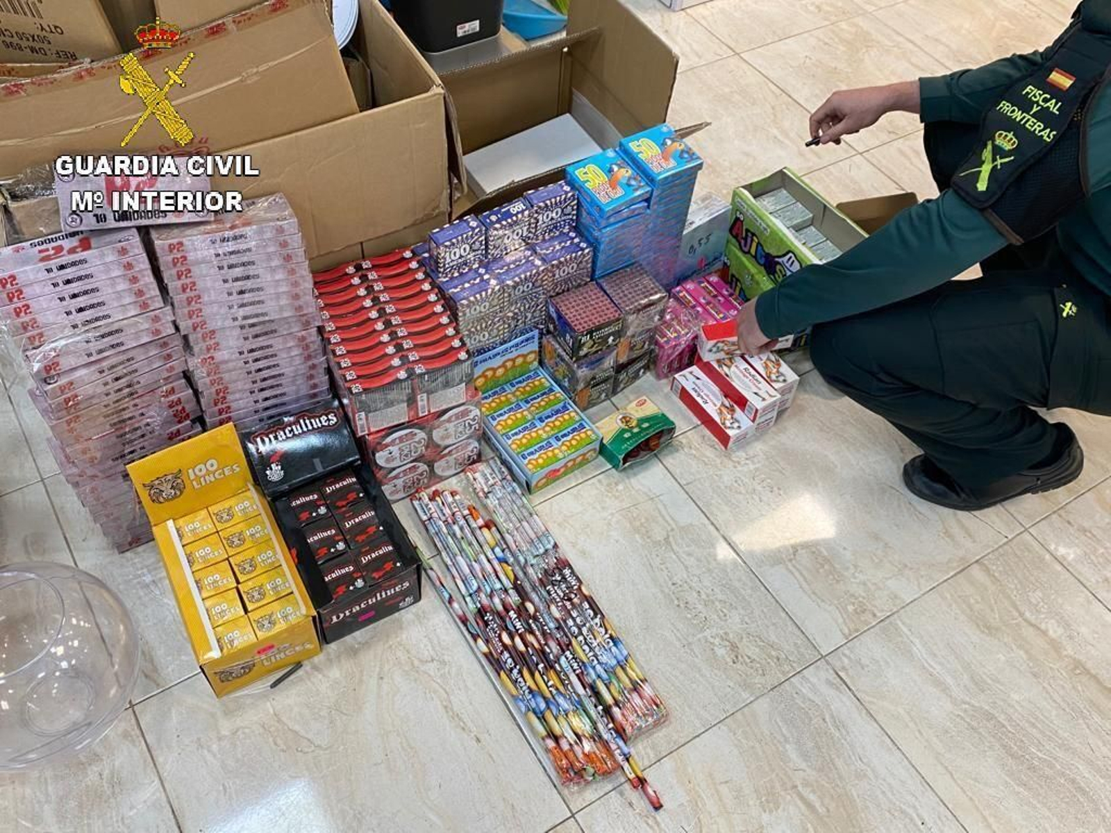 Artículos pirotécnicos requisados.