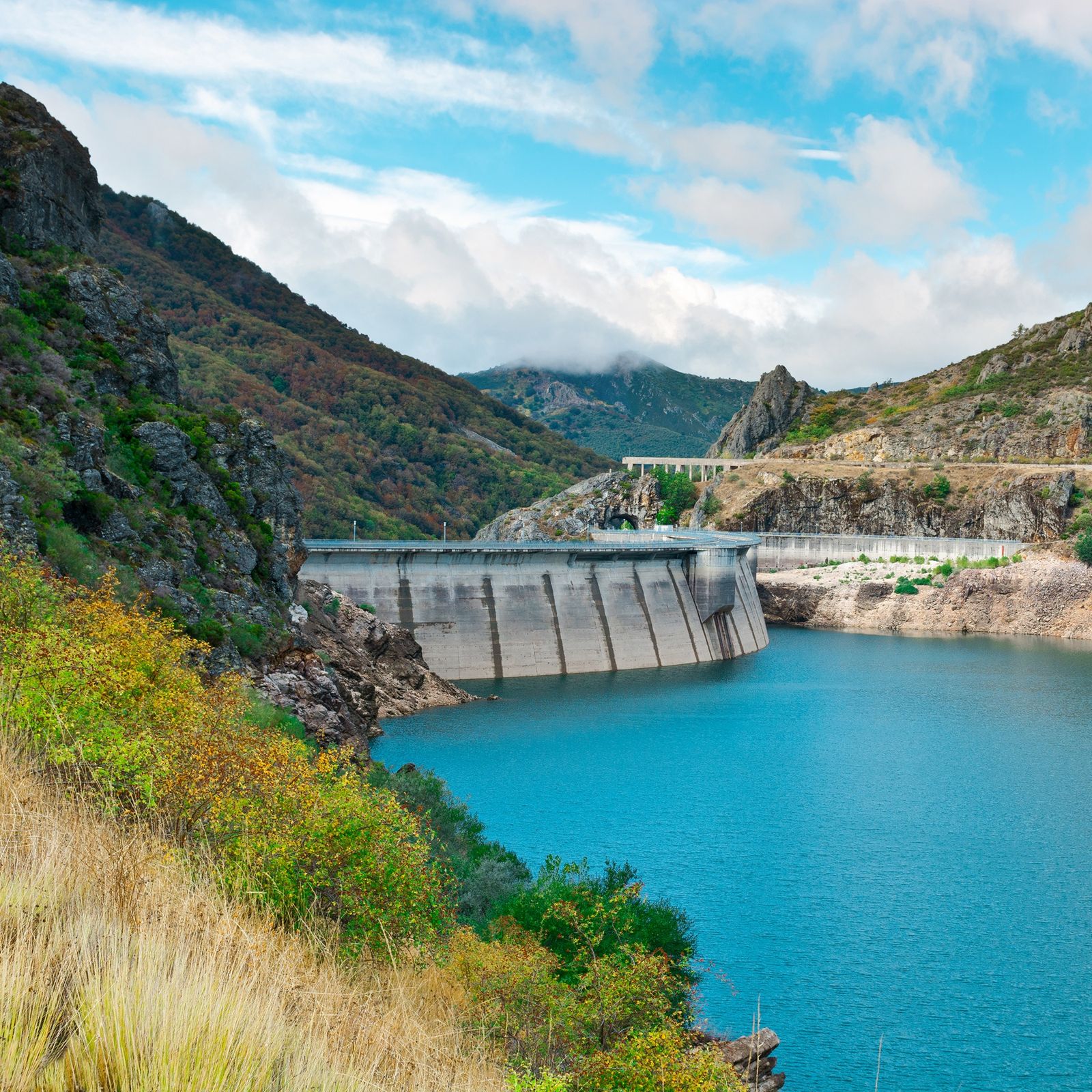 Una central hidroeléctrica.
