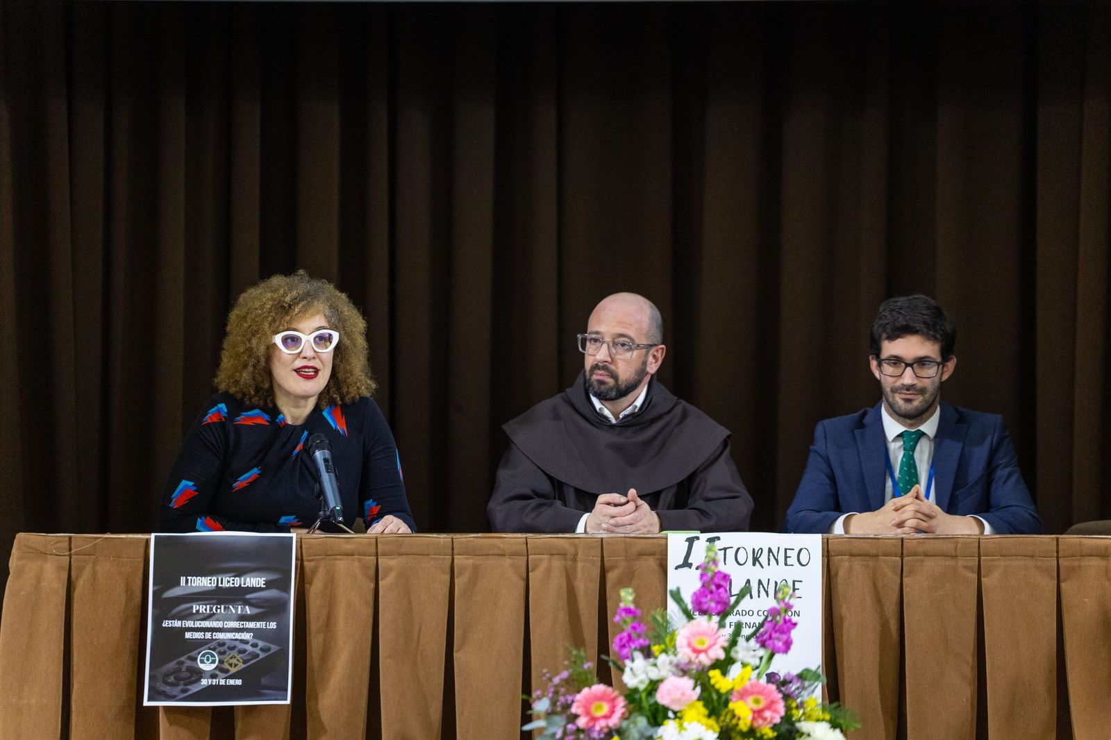 Las imágenes del torneo de la Liga Andaluza de Debate Escolar celebrada en el Liceo de San Fernando