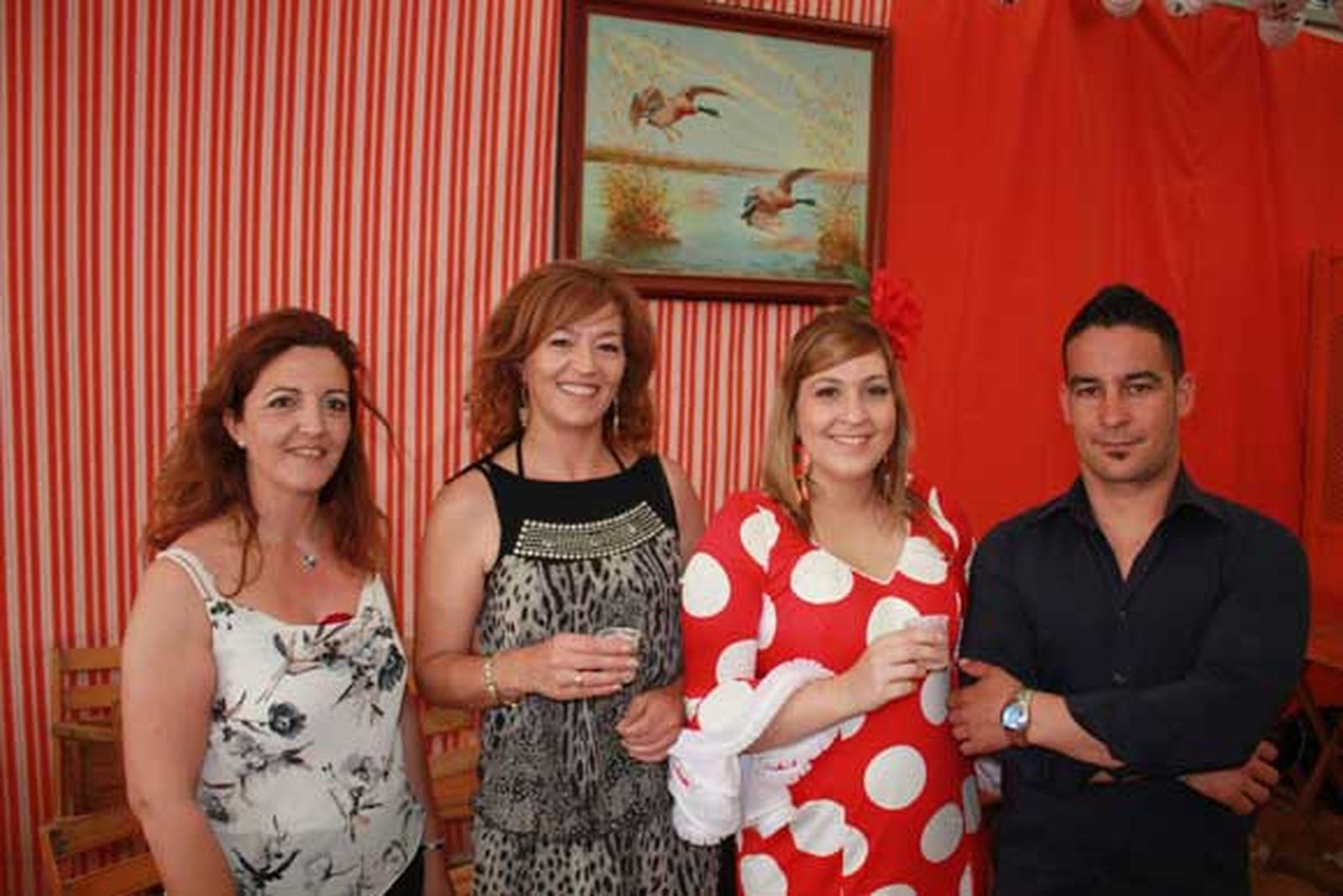 Nuria Sánchez, presidenta de las empresarias, con su hija Nuria Sánchez, Raúl Rosa e Inmaculada Molina./Fotos:Fito Carreto

Foto: Fito Carreto