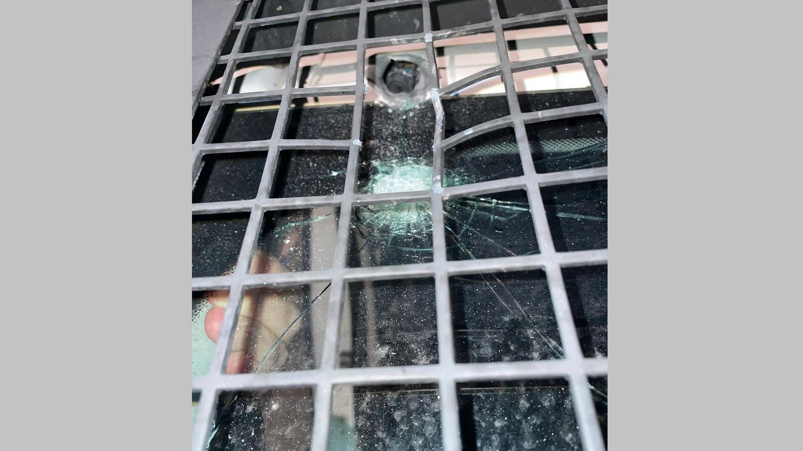 Disparan a un coche de la Policía Nacional  en Las Palomeras