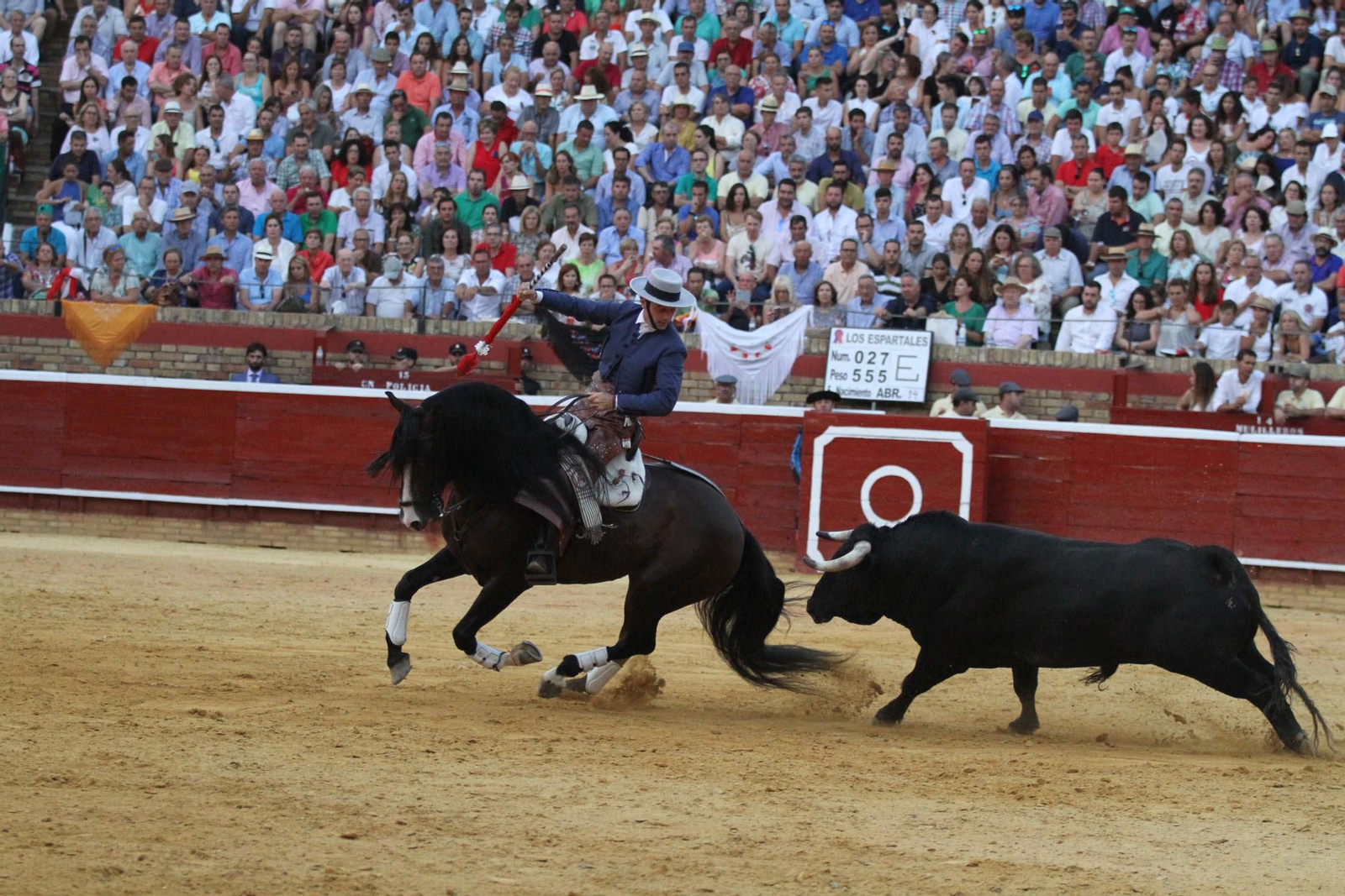 Festejo de Rejones en el coso de La Merced por Colombinas.