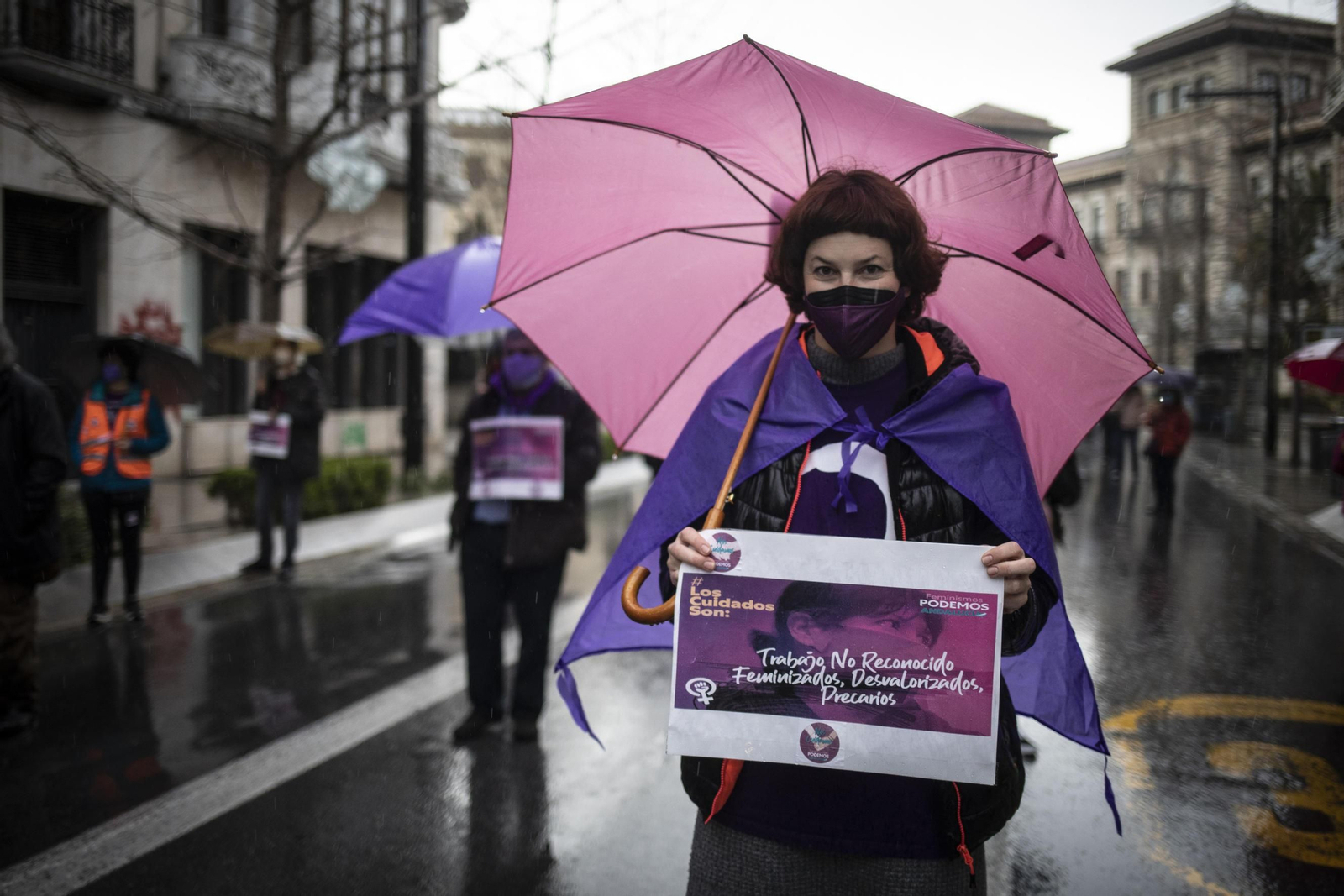 Las mejores imágenes de la manifestación feminista del 8M en Granada este 2021