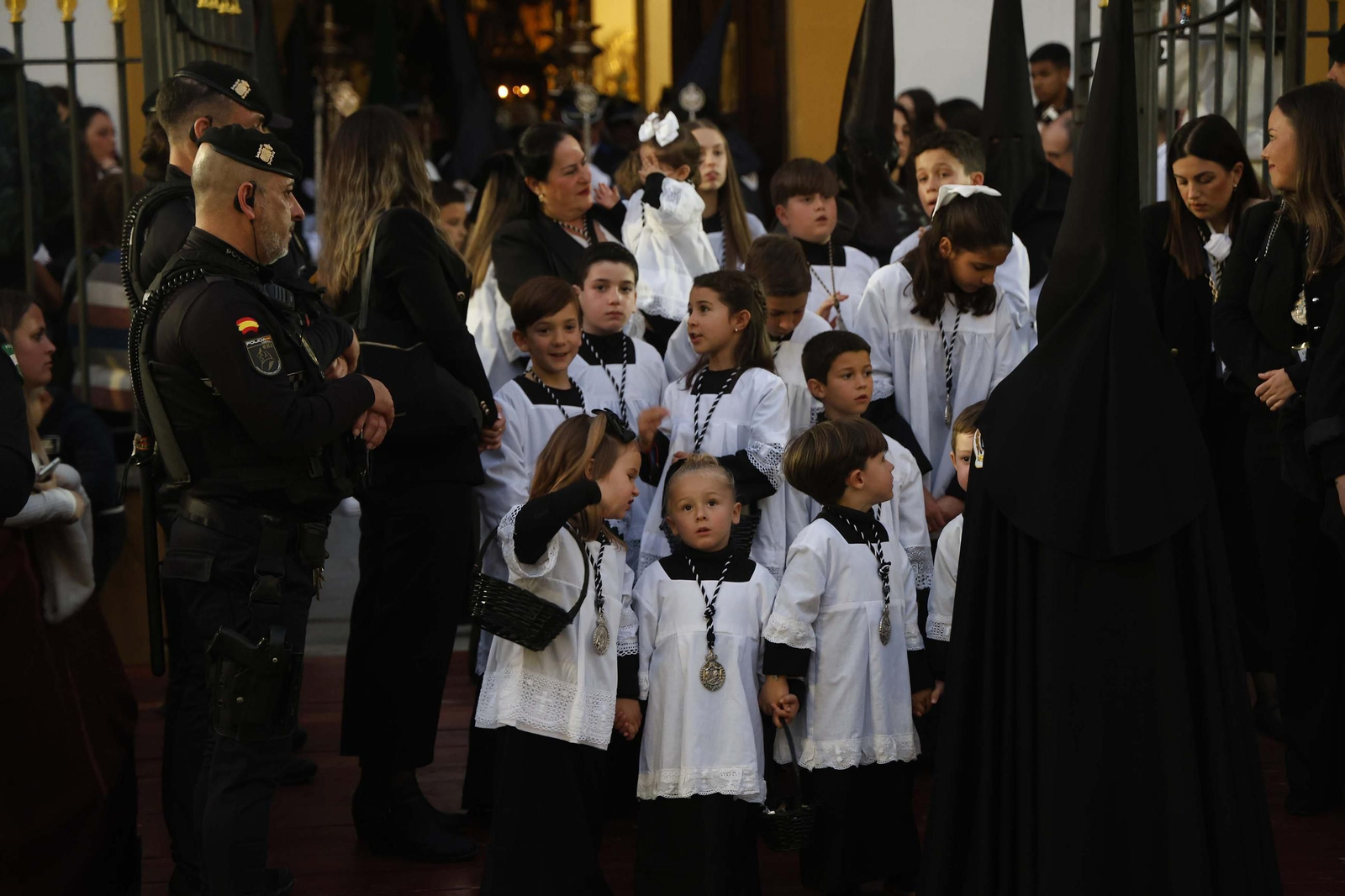 Fotos del Jueves Santo en La Línea: Perdón, Gran Poder y Angustias