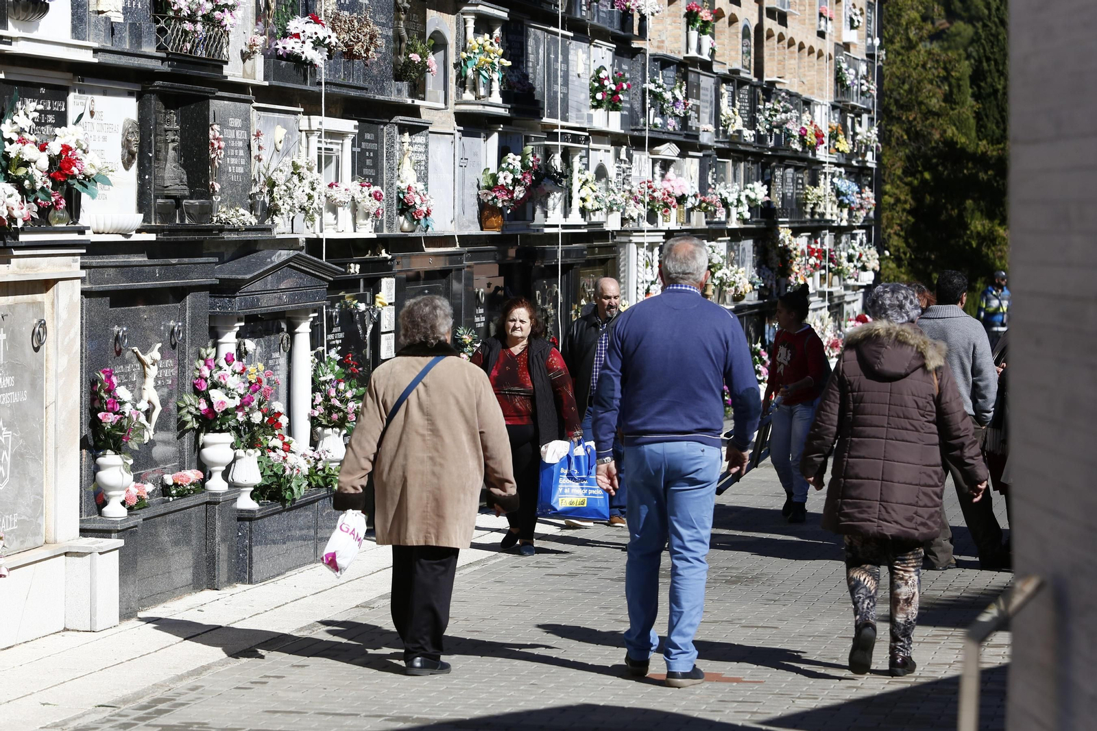 Las imágenes de Día de todos los santos en el cementerio