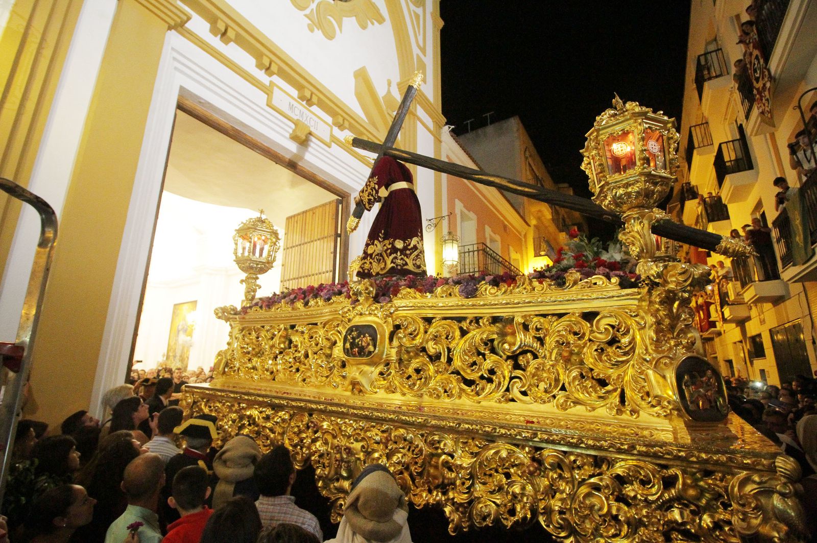 Imágenes del Señor de Pasión en la procesión del centenario de la hermandad