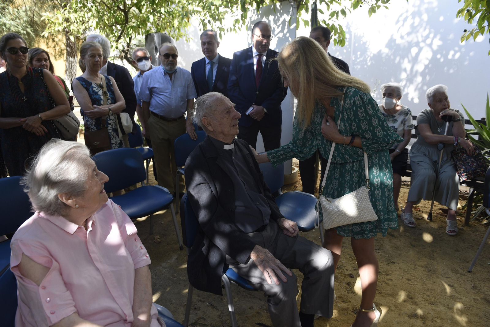 Las imágenes de la inauguración de los jardines del párroco D. Pedro Ybarra