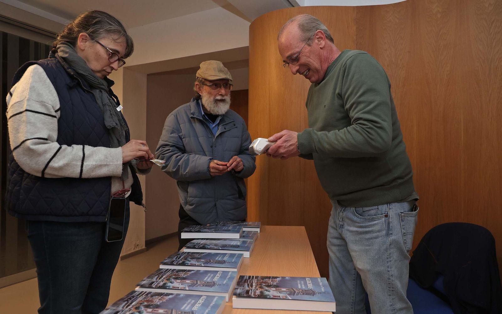 Fotos de la presentación del libro “Algeciras en el corazón y en la memoria”, de Alberto Pérez de Vargas