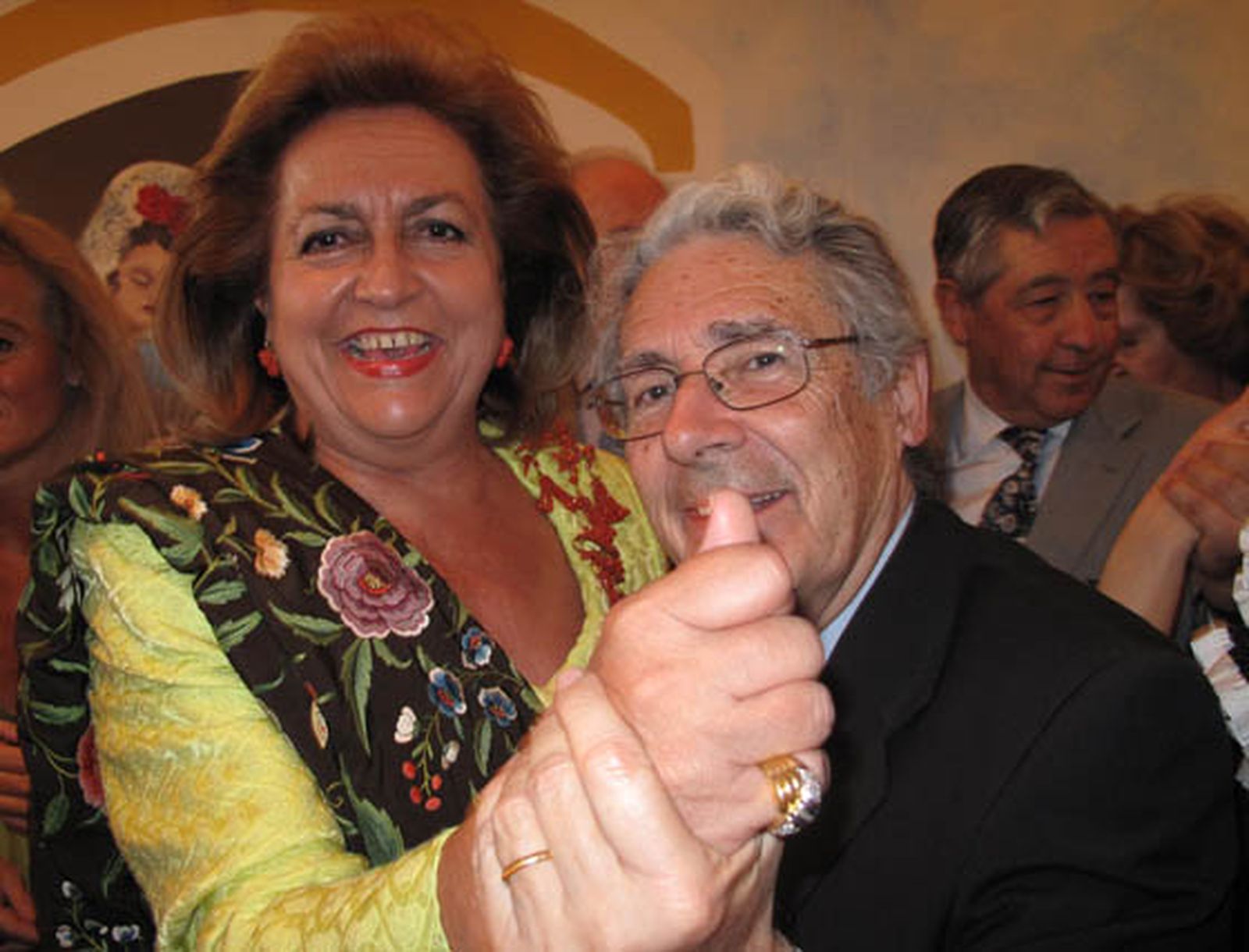 Carmen Cobo y Rafael Manzano, bailando al son de la banda del Maestro Tejera.

Foto: Victoria Ramírez