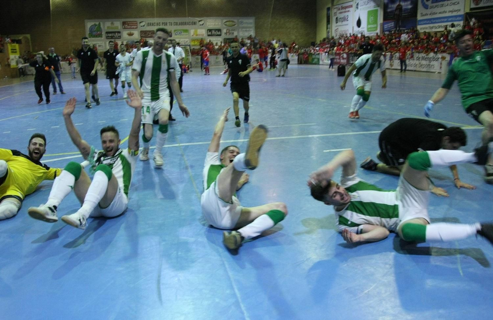 Las fotos del ascenso del Córdoba CF Futsal en Mengíbar