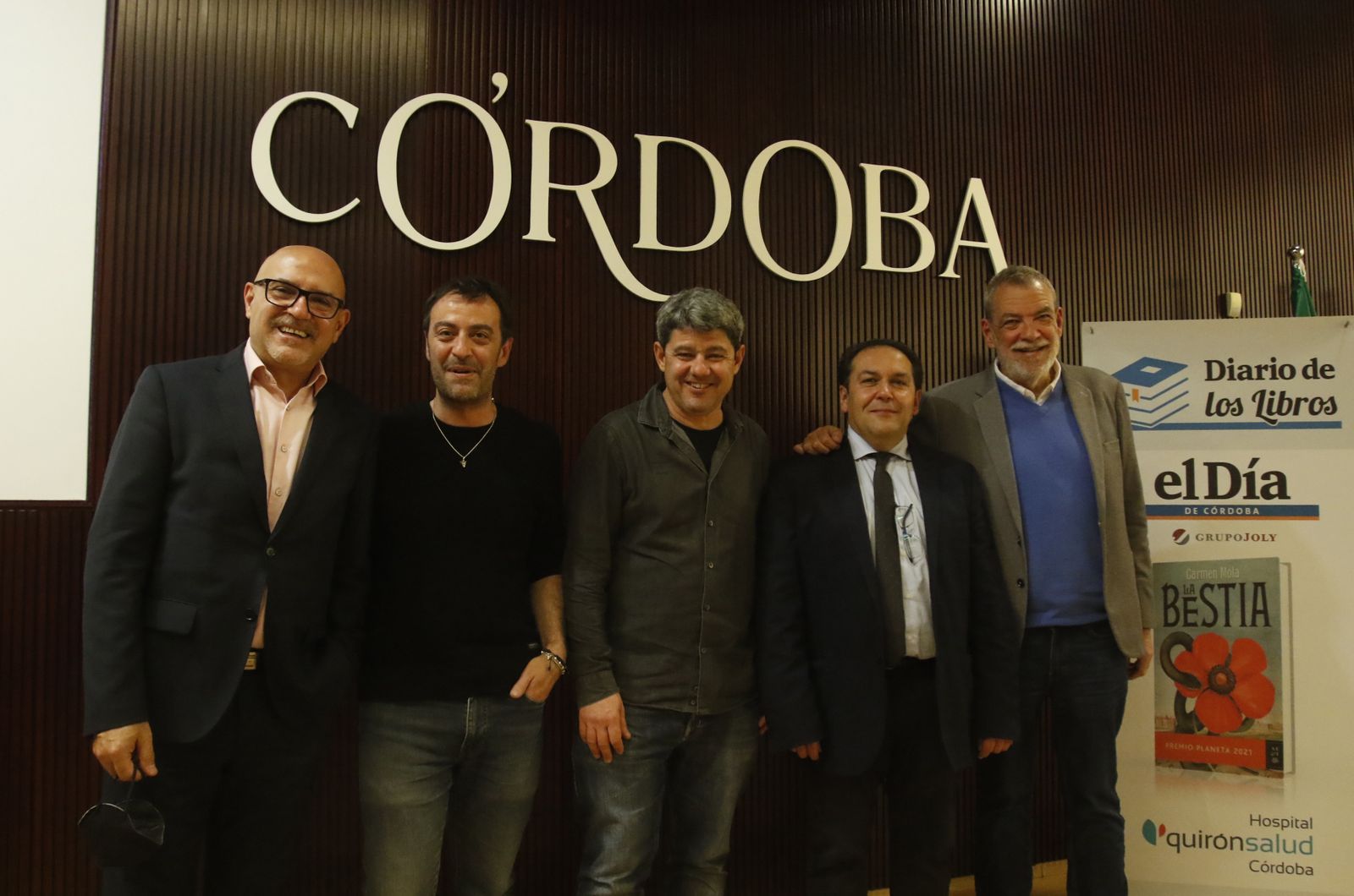 Antonio Lao, Agustín Martínez, Antonio Mercero, Juan Ruz y Jorge Díaz, en el Centro de Recepción de Visitantes.