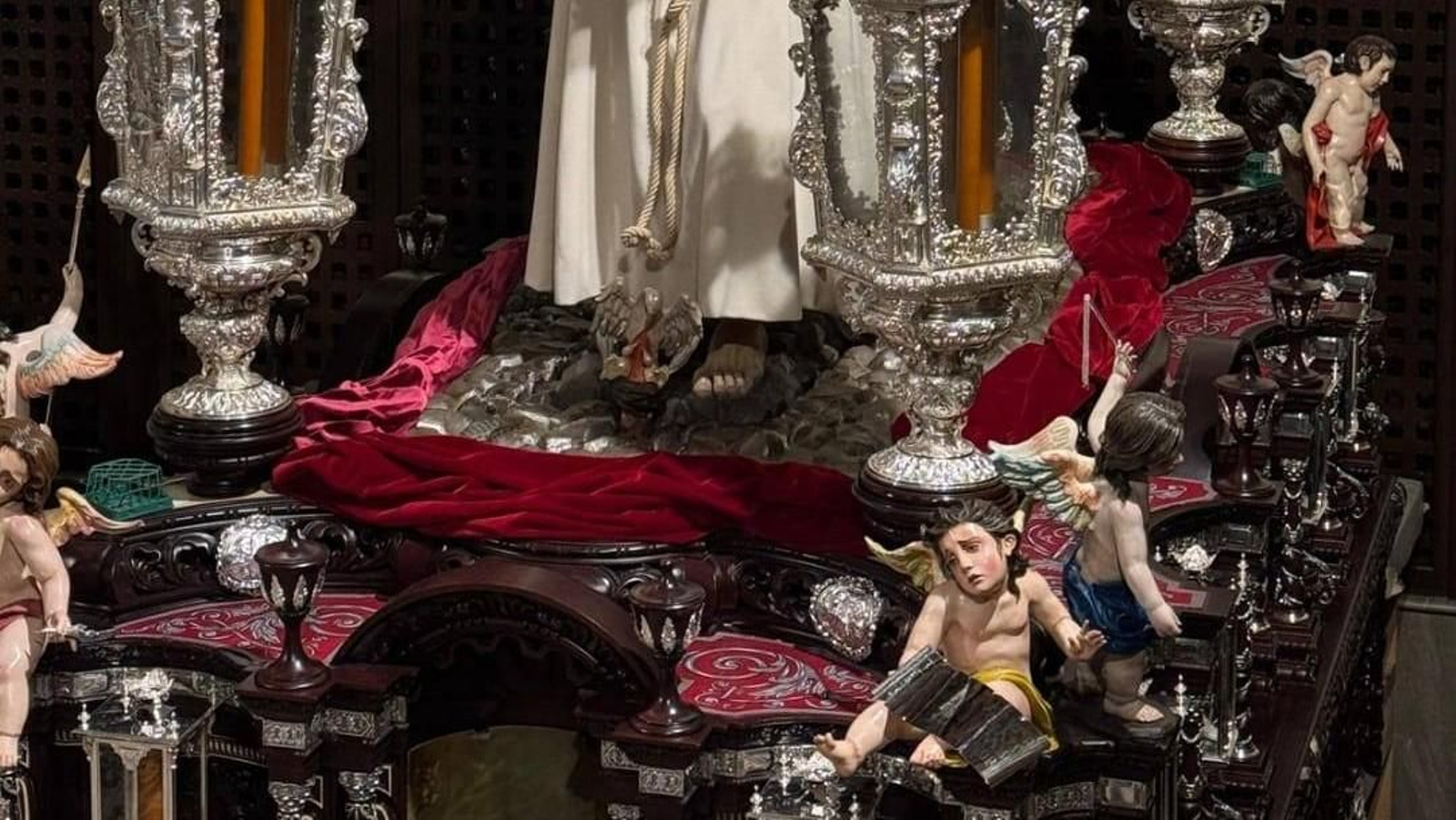 Fotogalería ‘Jueves Santo’ 2025: Nuestro Padre Jesús del Amor y la Entrega