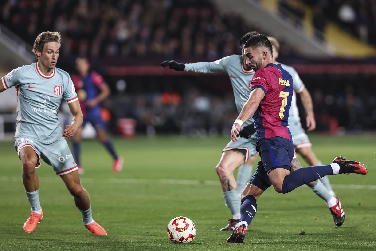 Las fotos del espectacular Barcelona - Atlético de Madrid