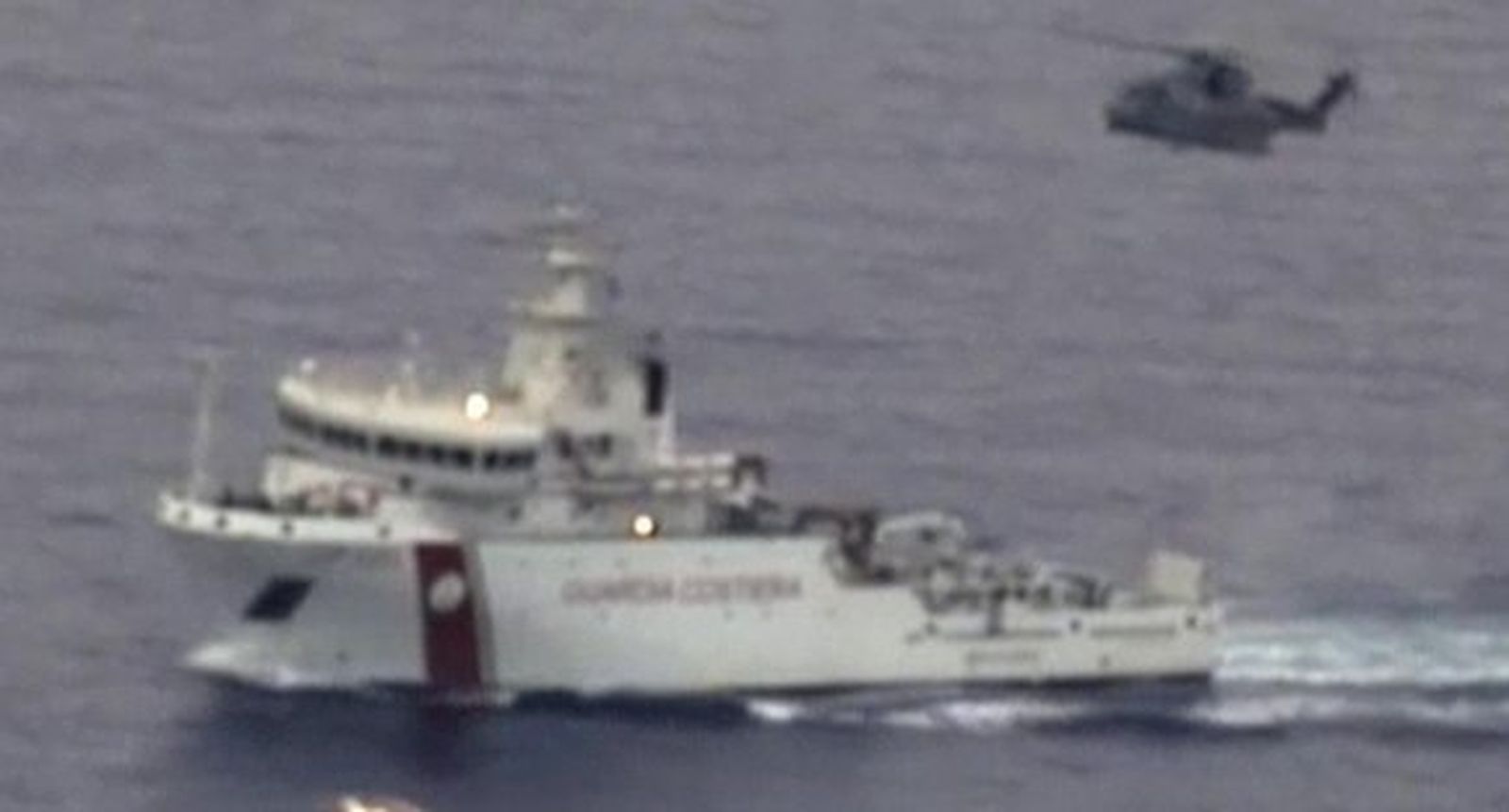 Desaparecen cientos de inmigrantes al naufragar un pesquero en el Mediterráneo