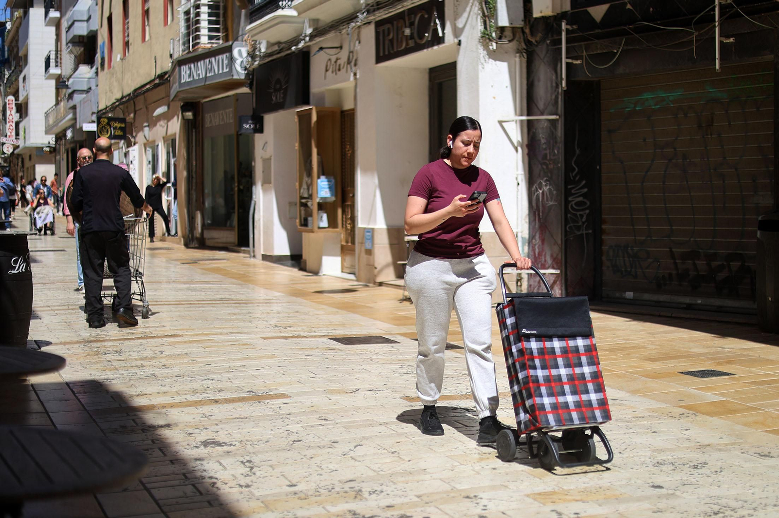 Así se vivió el apagón en las calles de Huelva, en imágenes