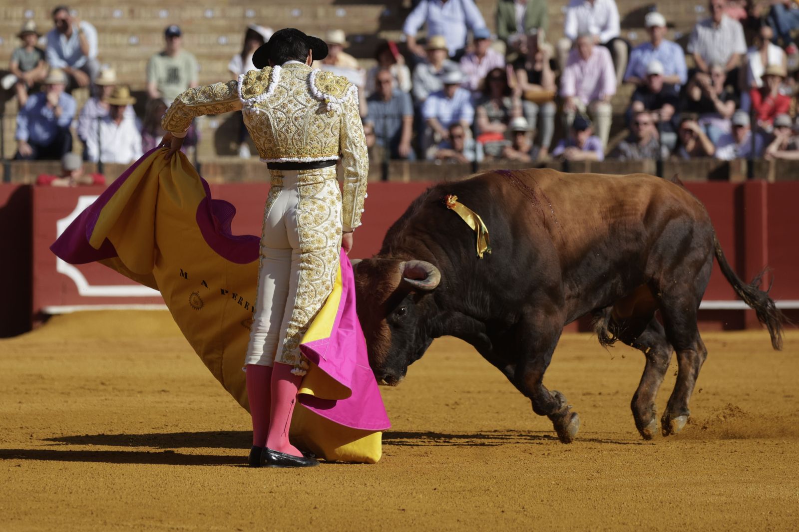 Las Imágenes de la cuarta corrida de abono en la Maestranza de Sevilla