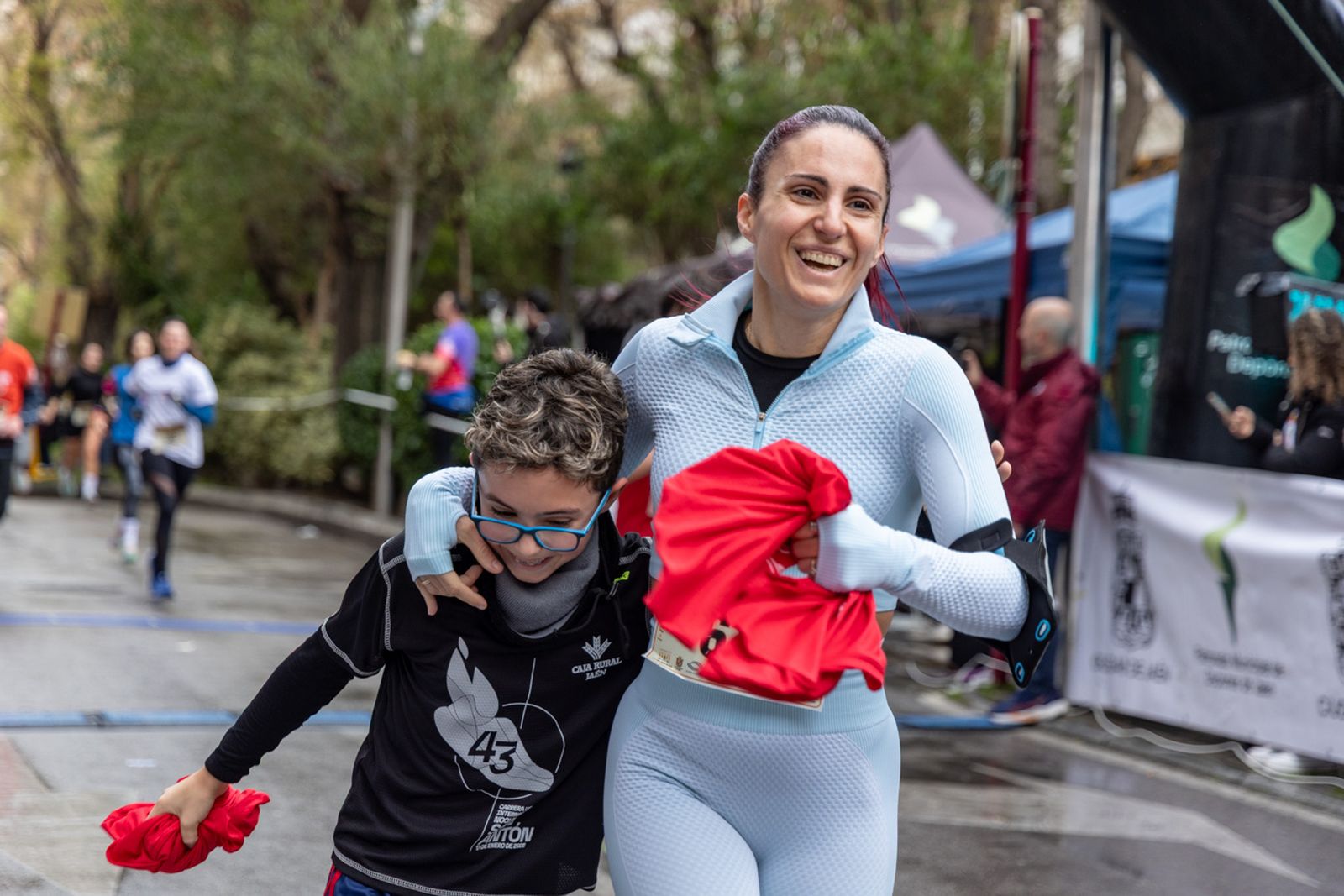 En imágenes: la lluvia no frena a más de un millar de corredores en la V Carrera Popular del IES San Juan Bosco (2)
