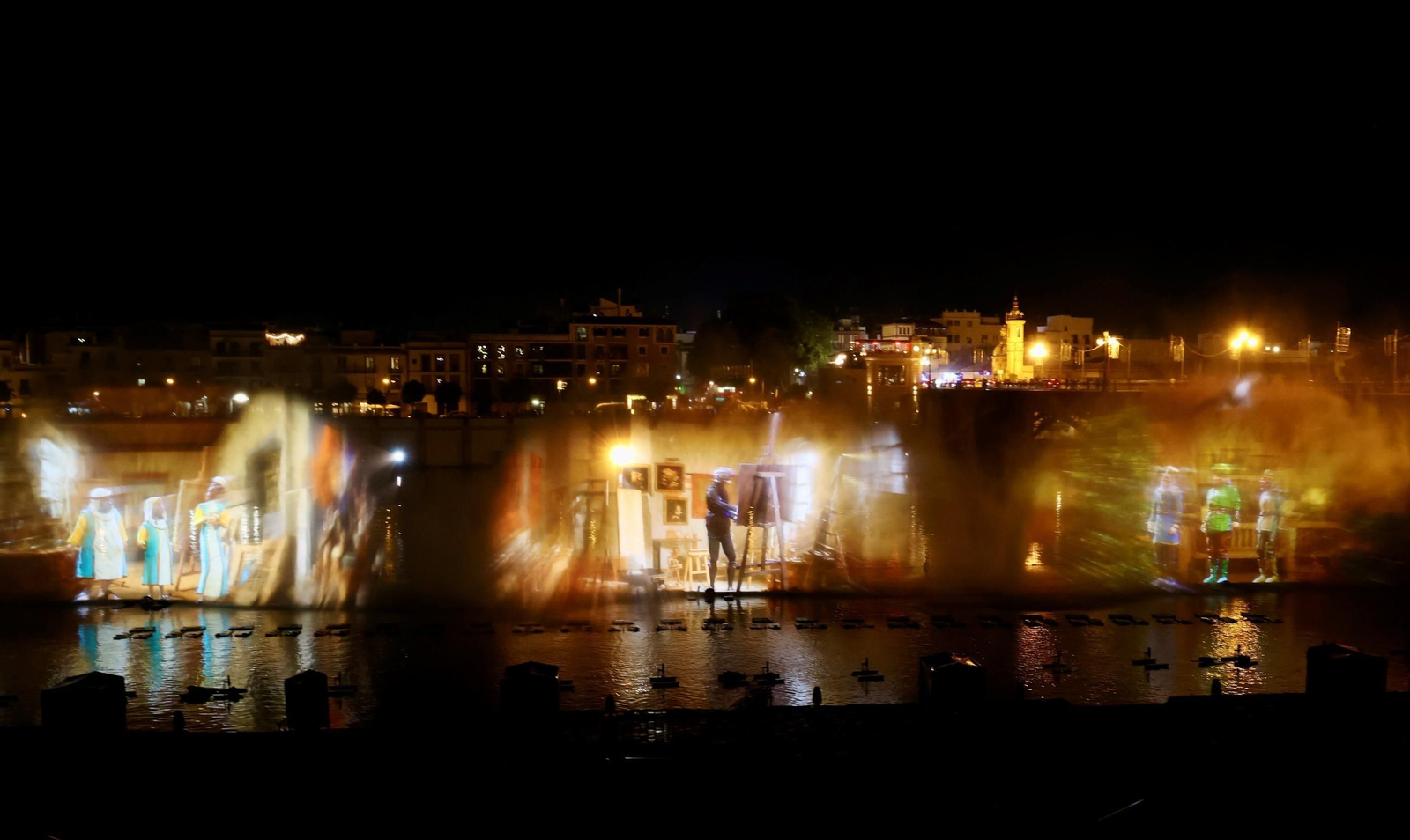 Así es la nueva edición de 'Navigalia': las fotos del espectáculo en el río