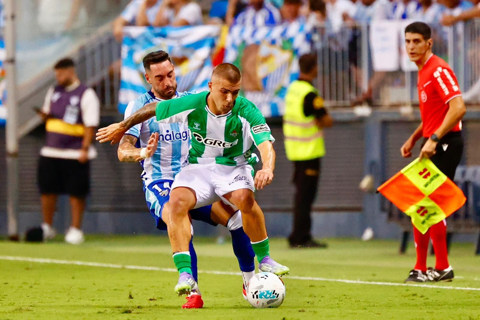 El Málaga CF-Real Betis del XXXV Trofeo Costa del Sol, en imágenes