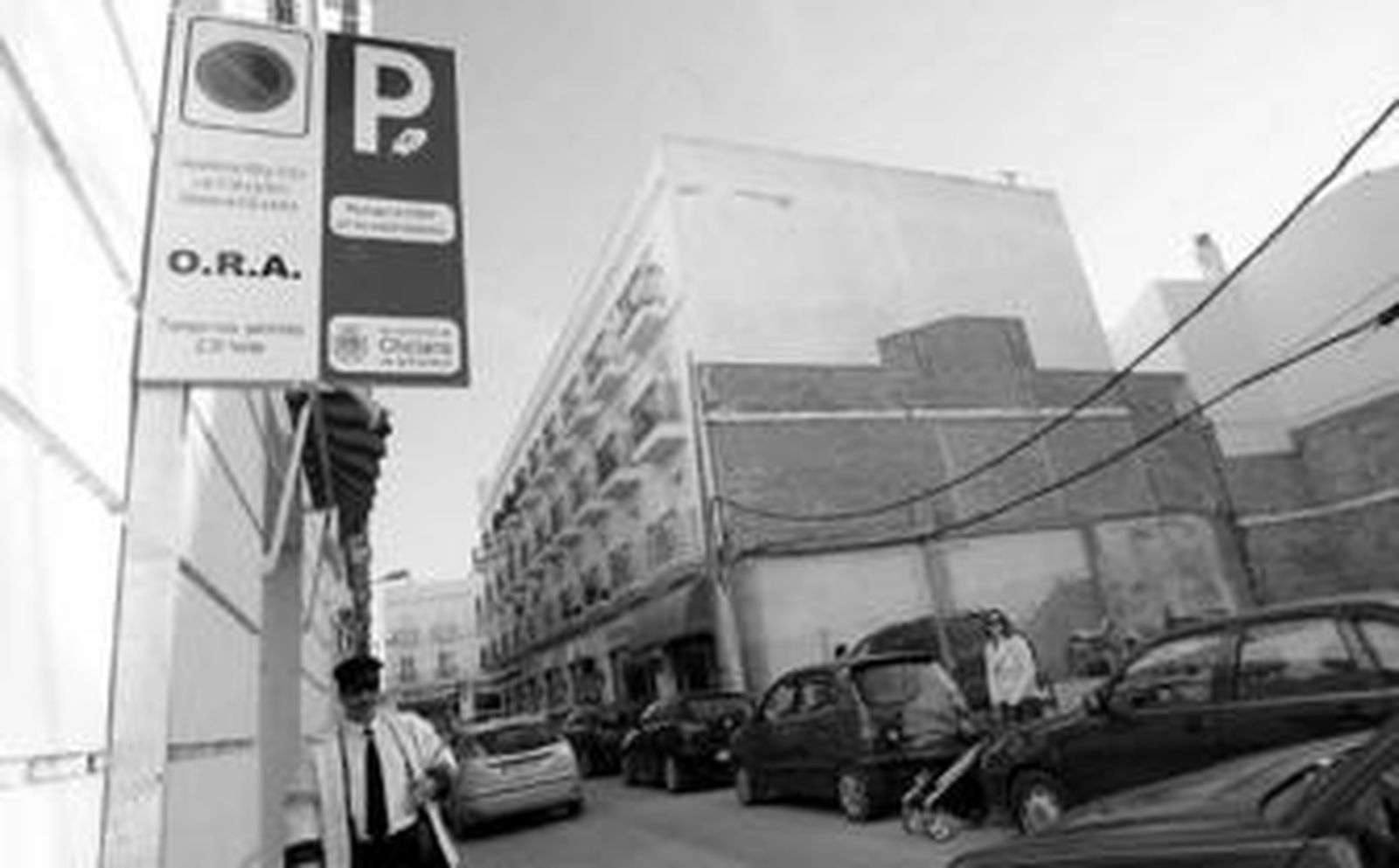 Vista parcial de la calle Caraza, donde se aplicará la zona azul a partir del martes.