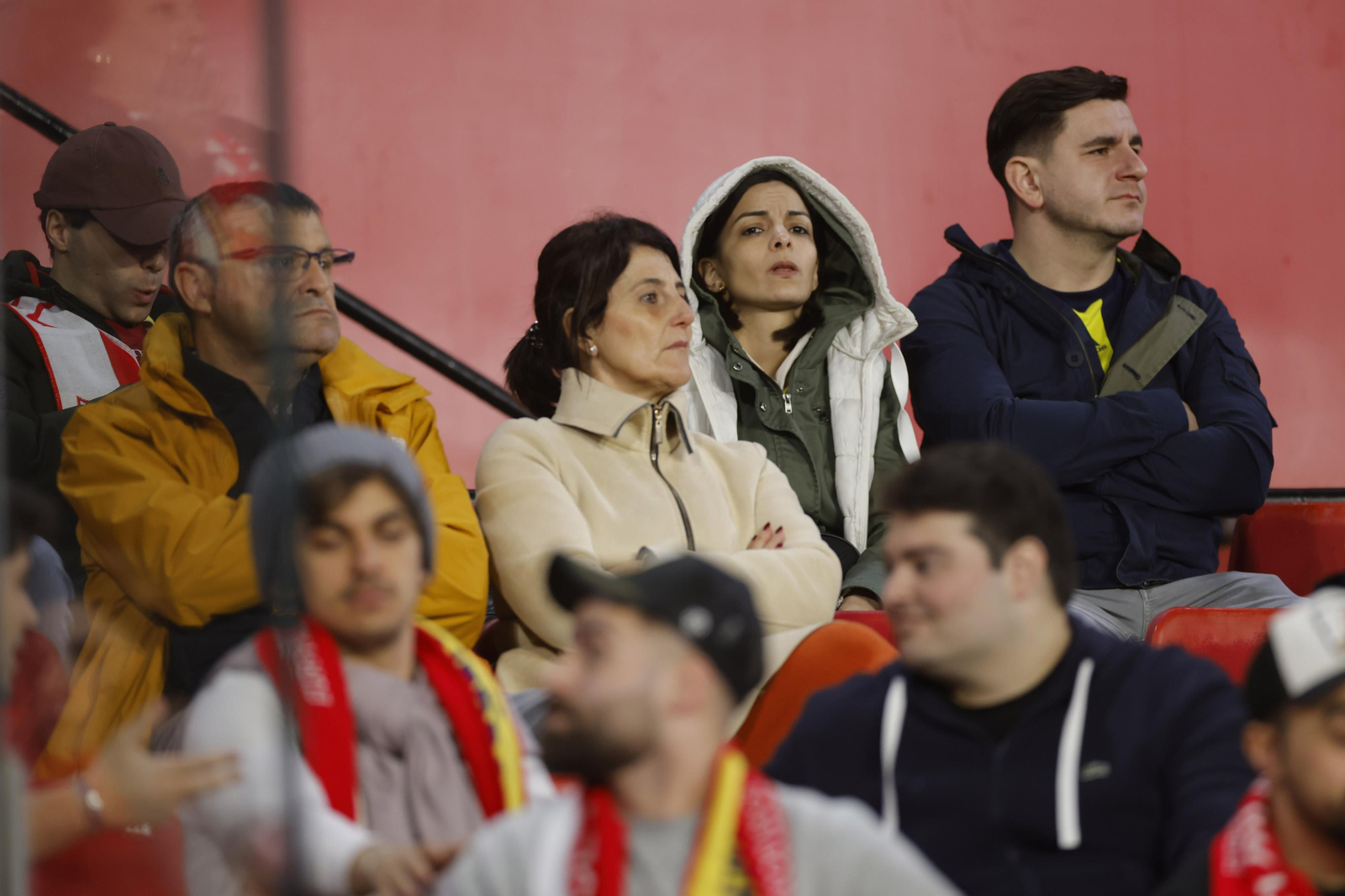 Búscate en las fotos del Sevilla-Fenerbahçe,
