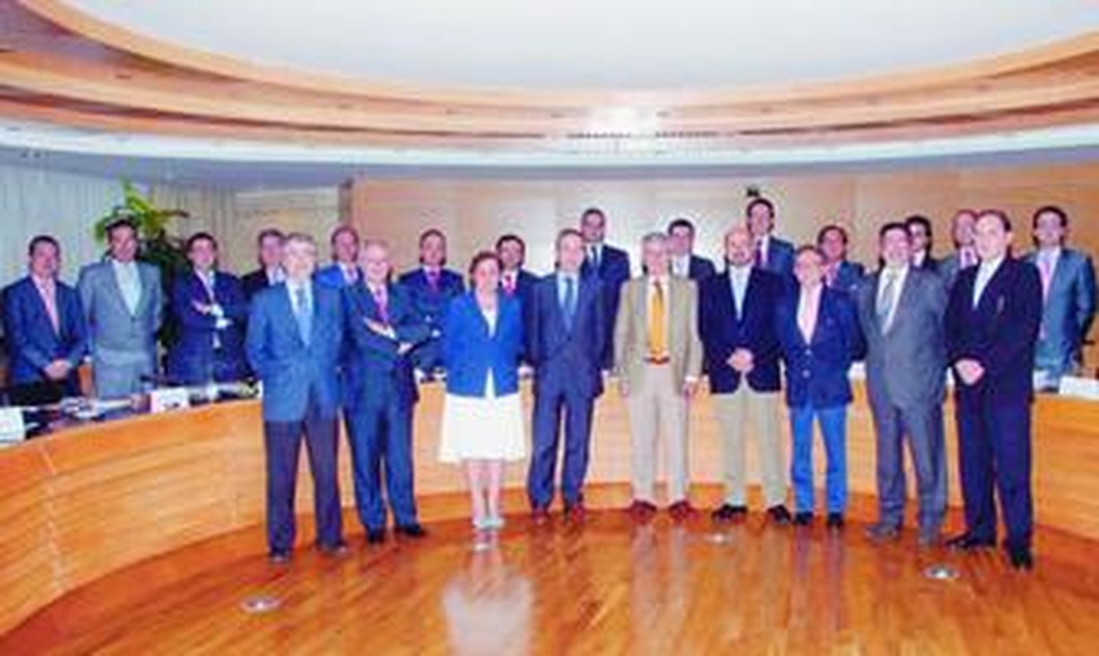 Foto de familia de los integrantes de la Plataforma 2i, reunidos en la última sesión.