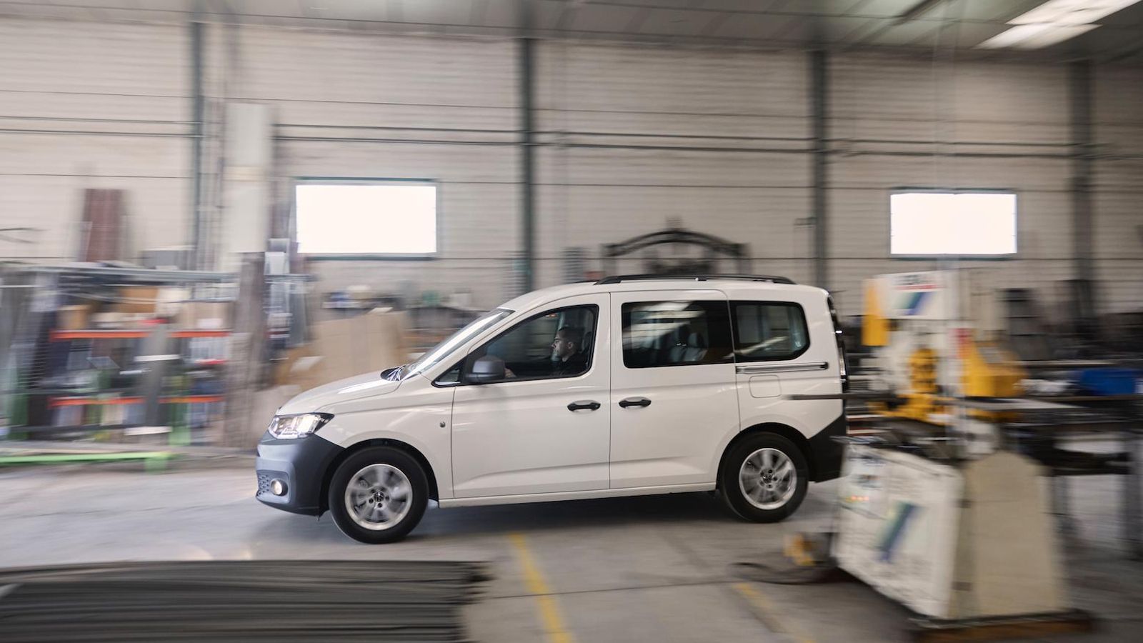 El Kombi se siente confortable para conducir durante largas tiradas sin esfuerzos. El motor de 122 CV quizá sea, en conjunto, el más recomendable de la gama.