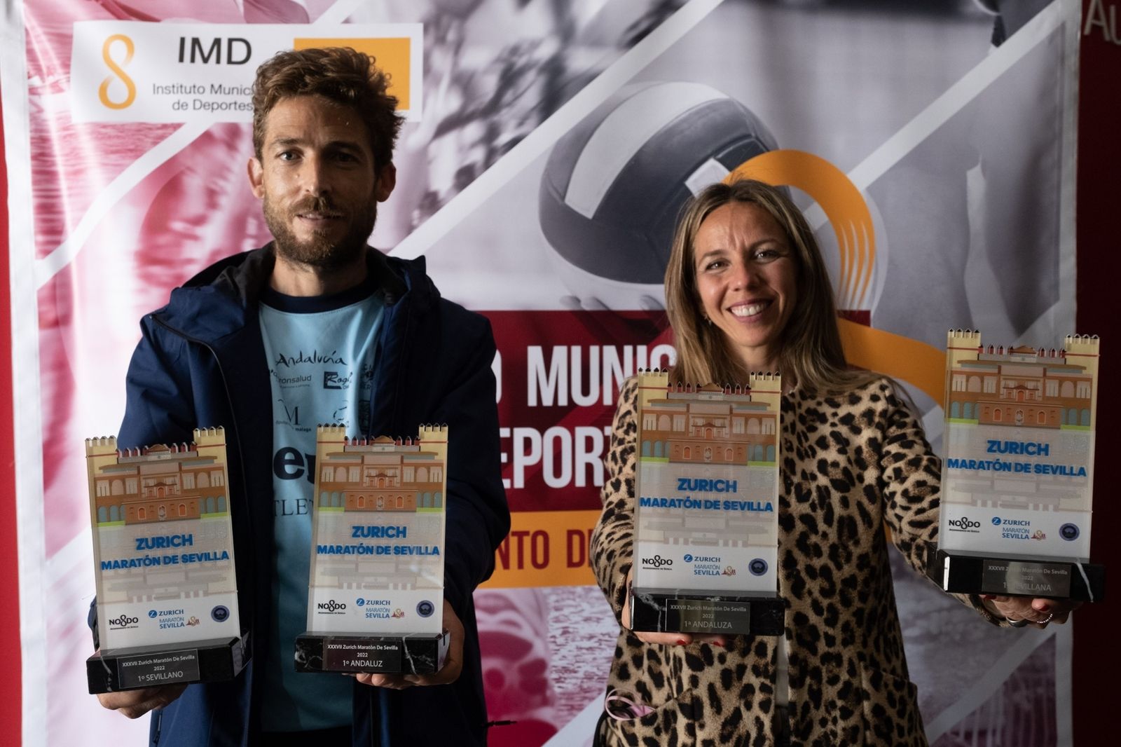 Rubén Álvarez y Carmen Gutiérrez, los mejores sevillanos y andaluces del Zurich Maratón de Sevilla.
