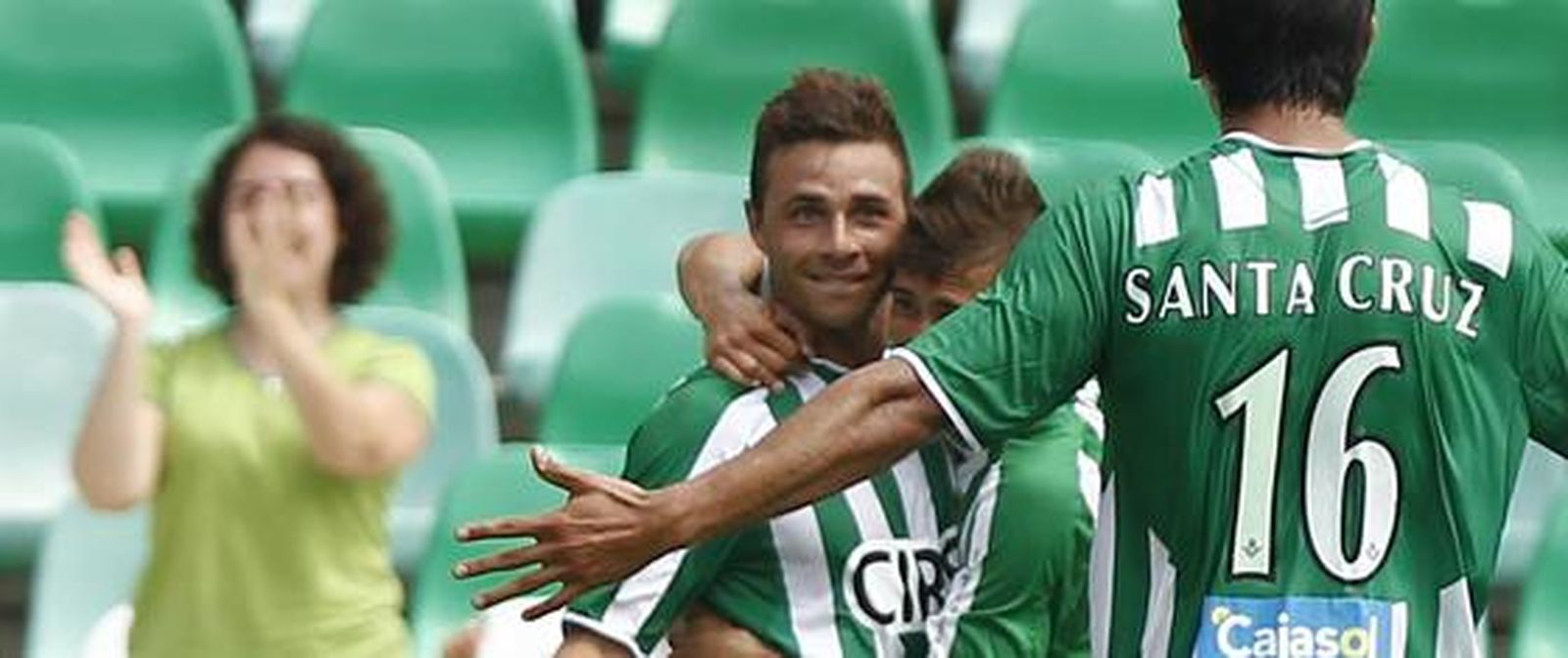 El Betis gana el segundo partido de su regreso a Primera gracias a un gol de Rubén Castro (1-0). / Antonio Pizarro