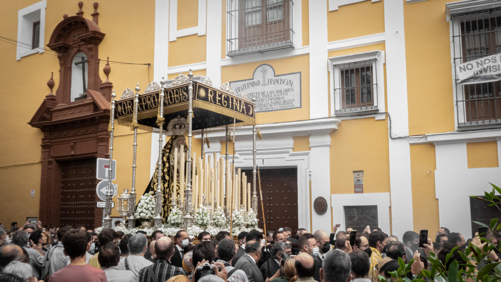 La Virgen del Rosario de Montesión en su rosario de la aurora, en imágenes