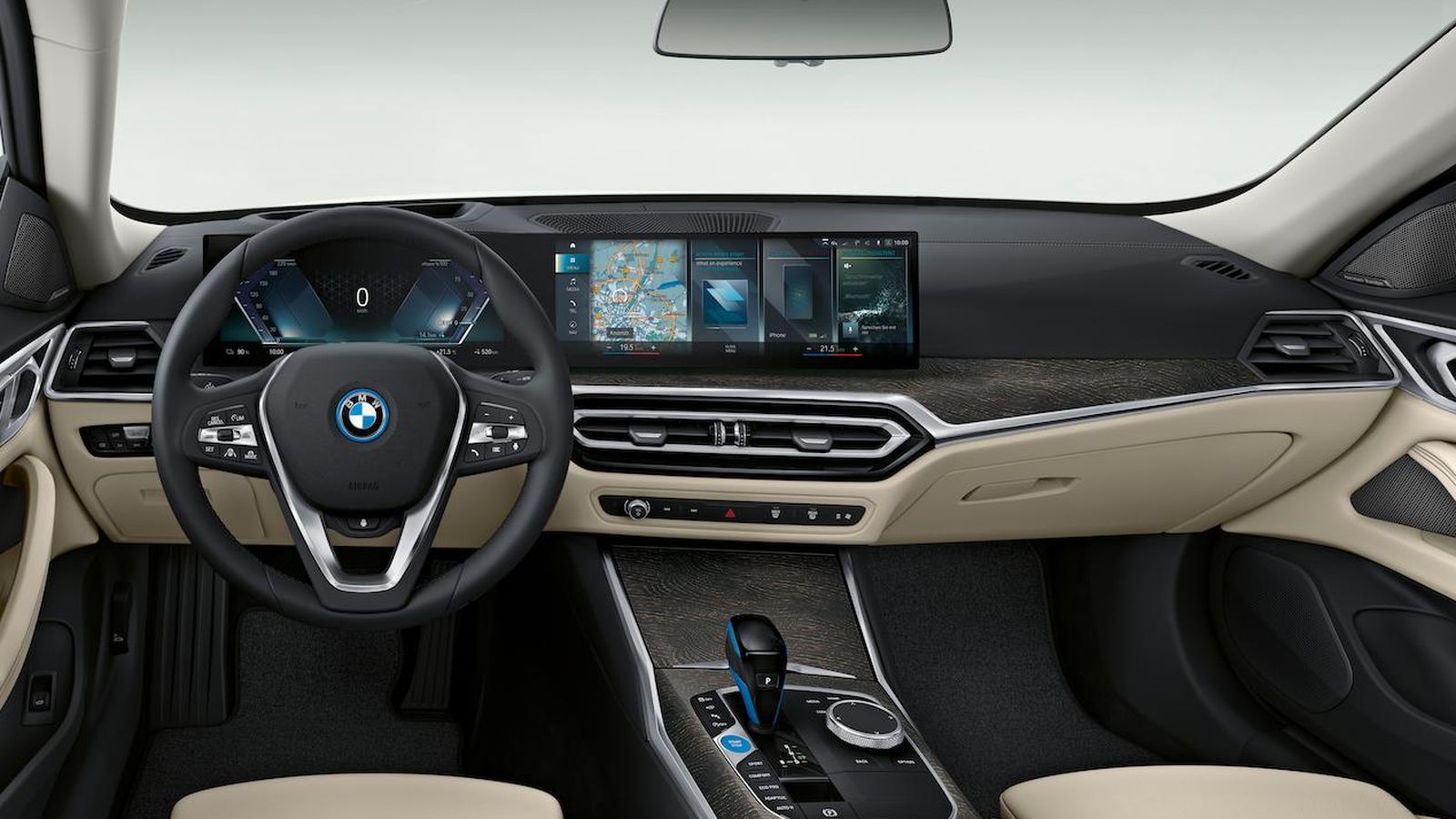 Los i4 incorporan la pantalla curvada con la unión de la de la instrumentación y la de infoentretenimiento. El sistema operativo es el iDrive 8.