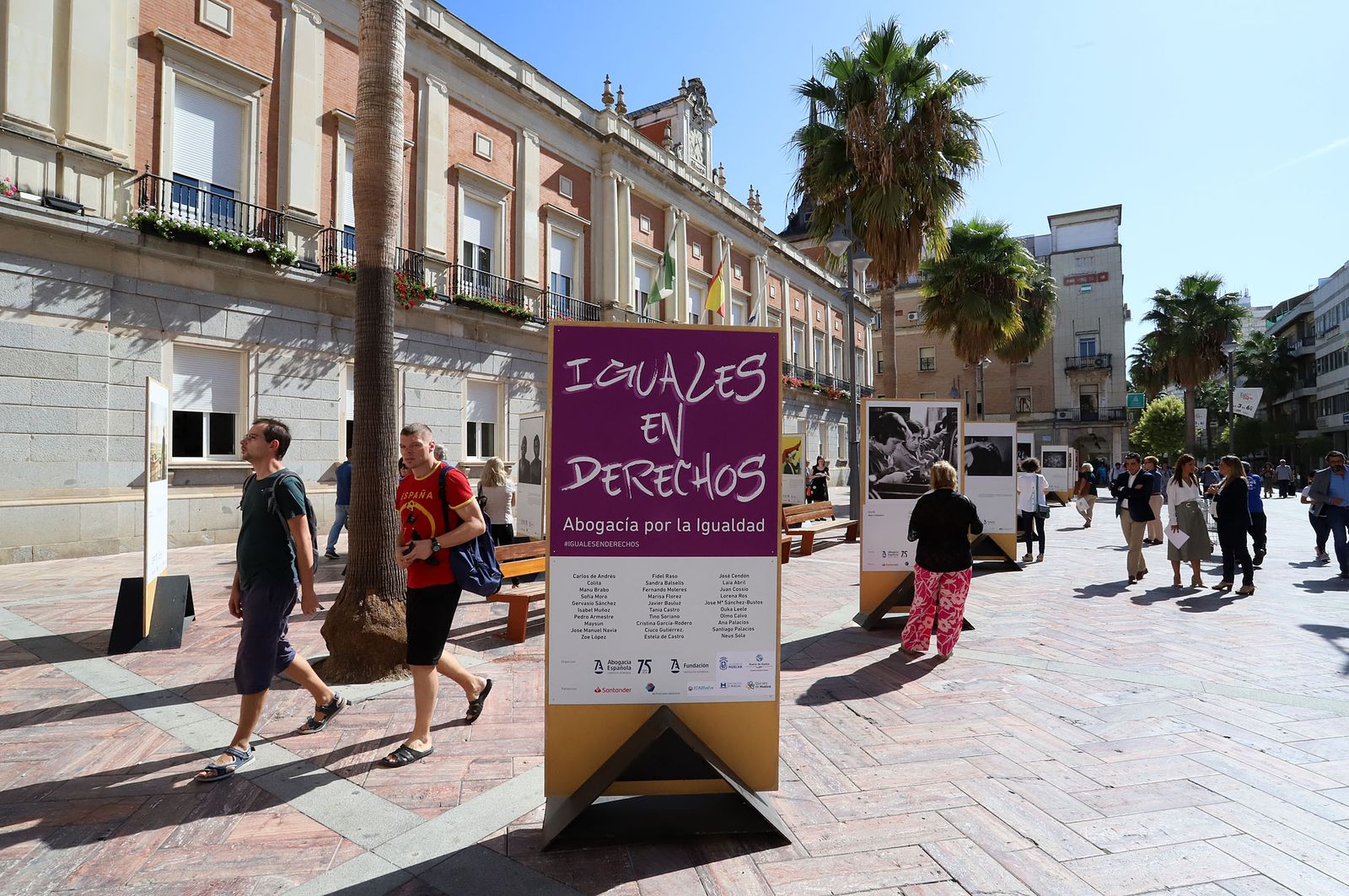 Imágenes de la exposición fotográfica 'Iguales en derecho. Abogacía por la Igualdad'