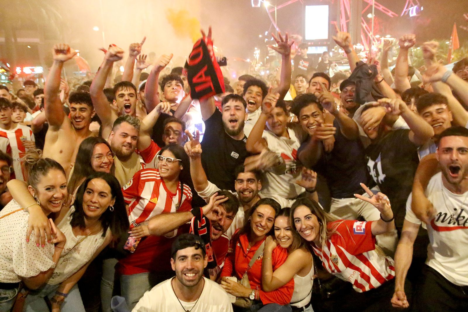 Las imágenes de la celebración del ascenso del Almería en la Plaza de las Velas