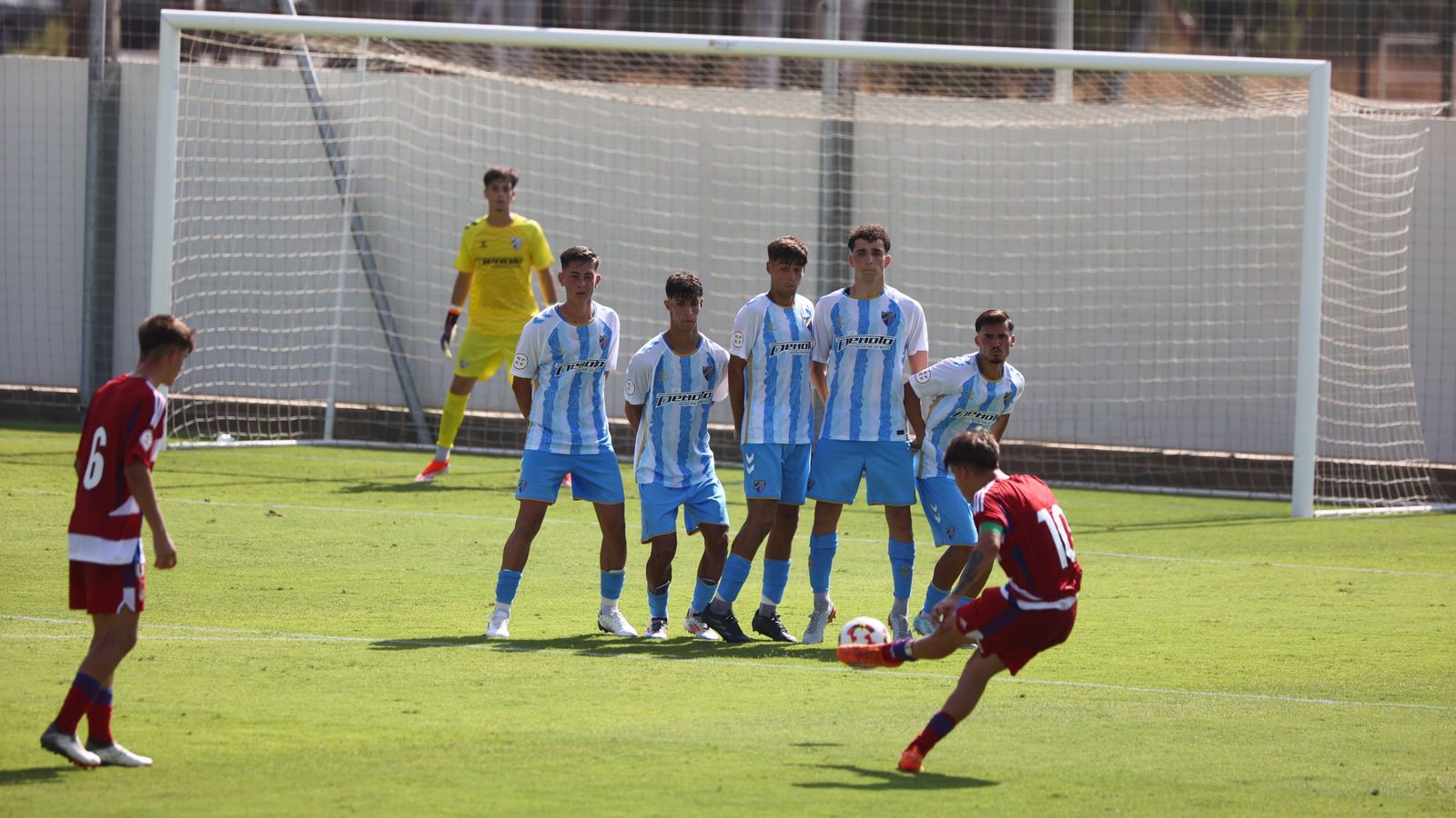 Las fotos del histórico primer partido oficial en La Academia del Málaga CF