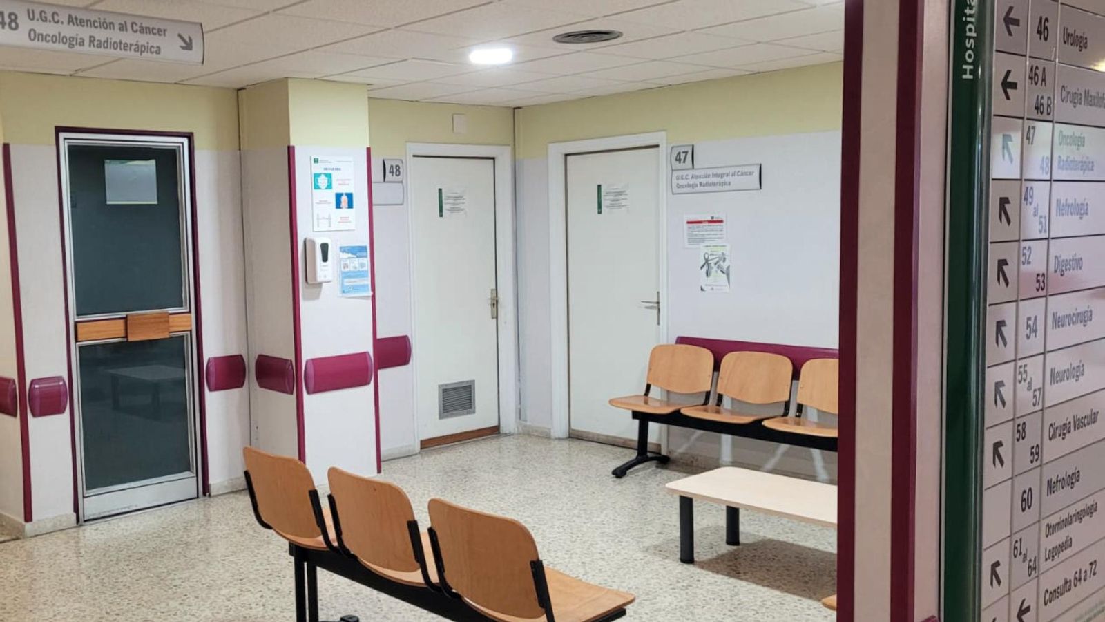 Una sala de espera de Consultas Externas del Hospital Puerta del Mar de Cádiz Una sala de espera de Consultas Externas del Hospital Puerta del Mar de Cádiz