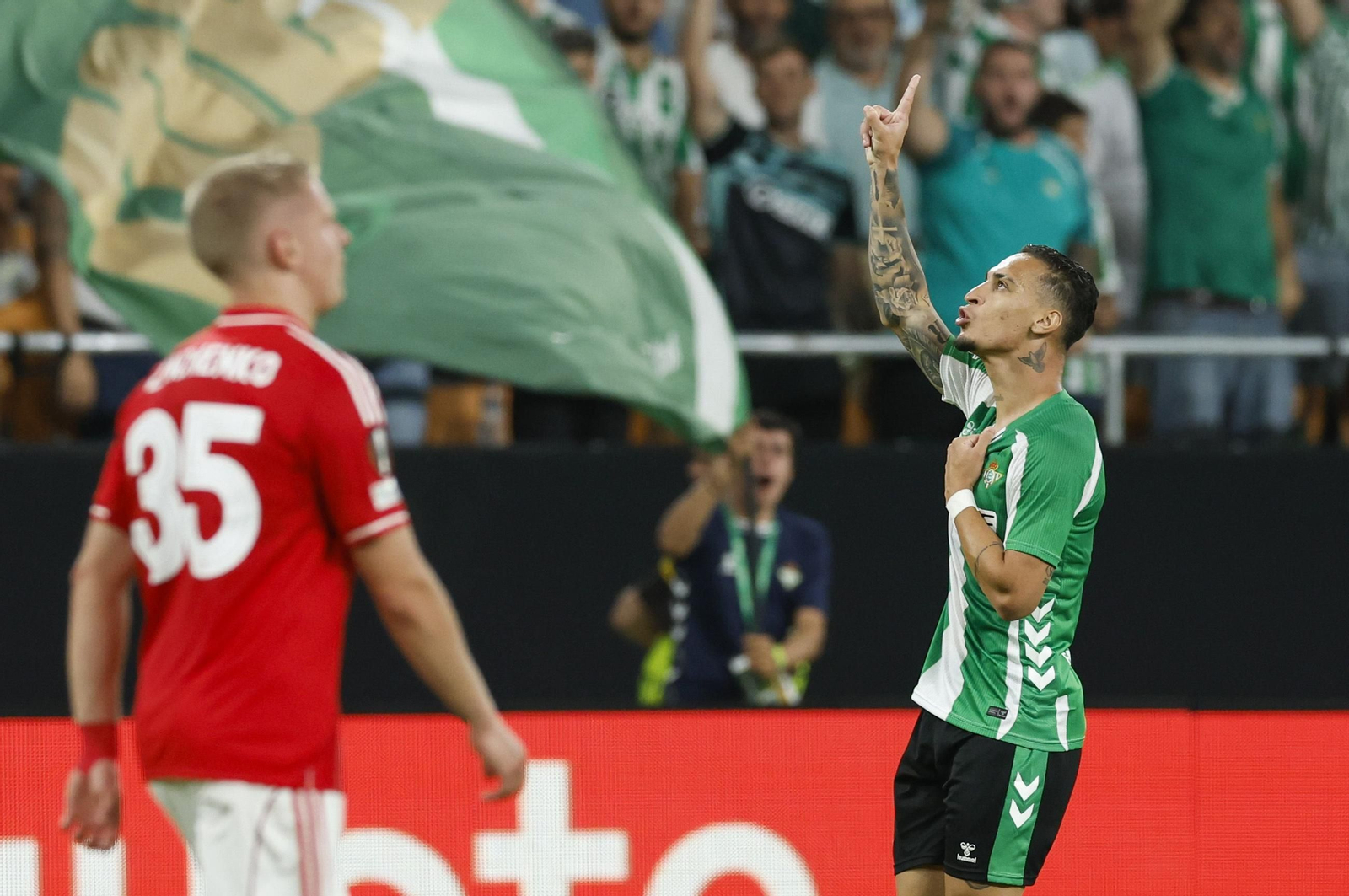 Betis-Nottingham Forest (37).jpg