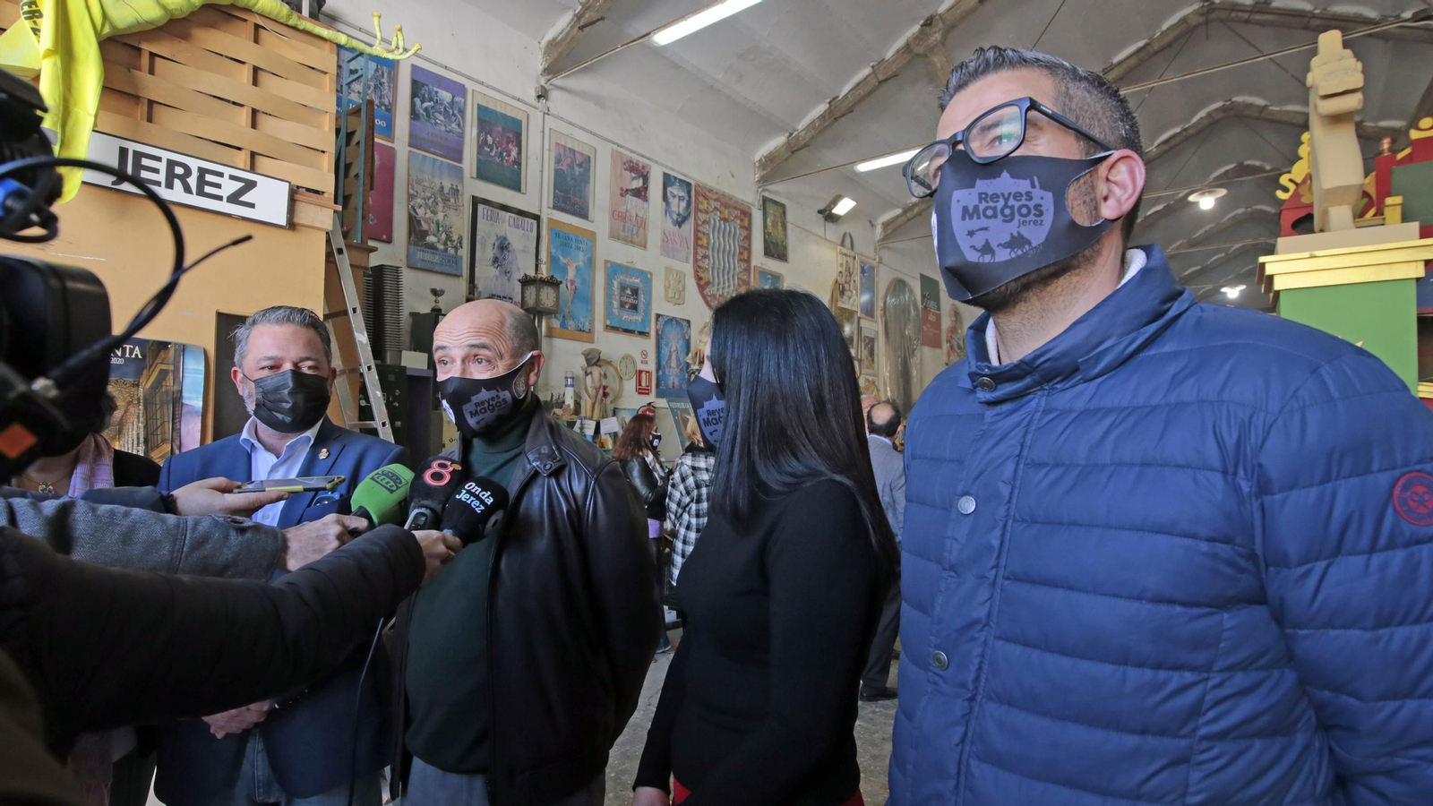 Visita de sus Majestades al taller de fiestas del ayuntamiento de Jerez