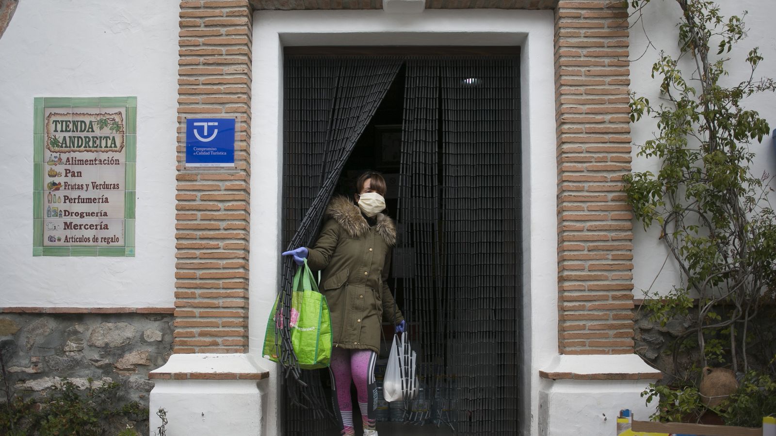 El reparto de comida es una de las tareas más habituales