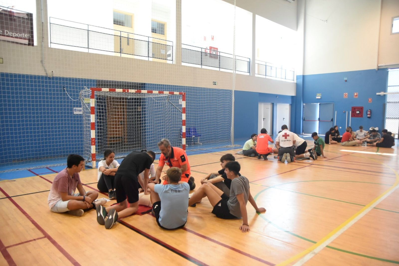 Las jornadas de formación en reanimación cardiopulmonar celebradas en el instituto Fidiana de Córdoba, en imágenes