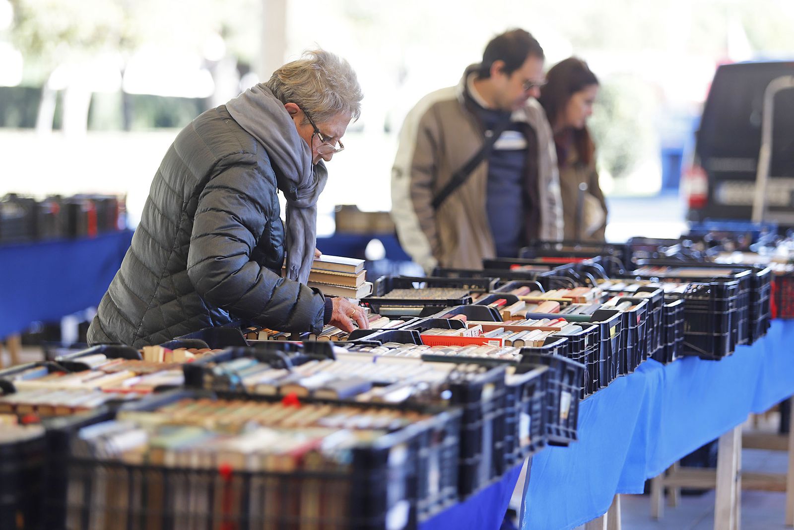 Imágenes del mercadillo solidario de Ayre en Huelva