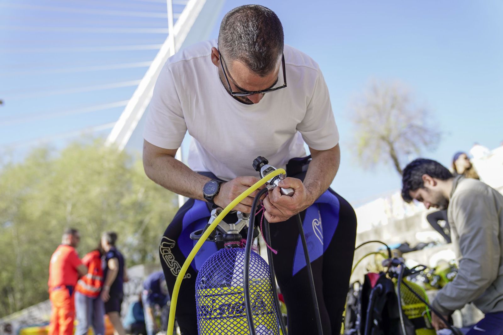 La limpieza solidaria del Guadalquivir en el Centro Náutico del Alamillo, todas las fotos