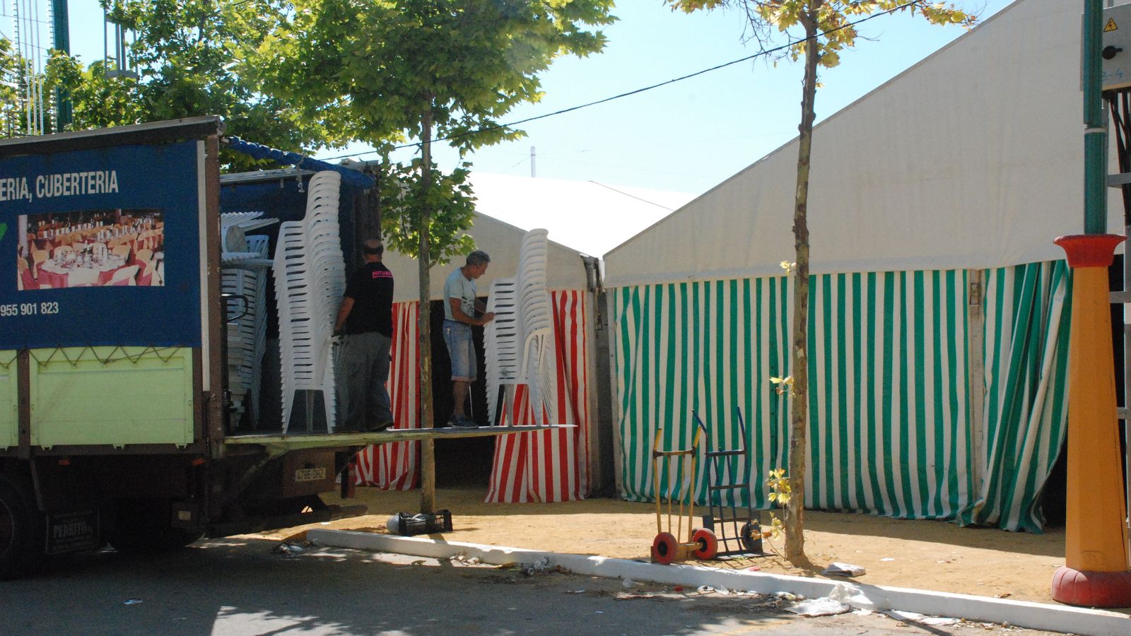 Preparativos de la Feria de Primavera en una imagen de archivo