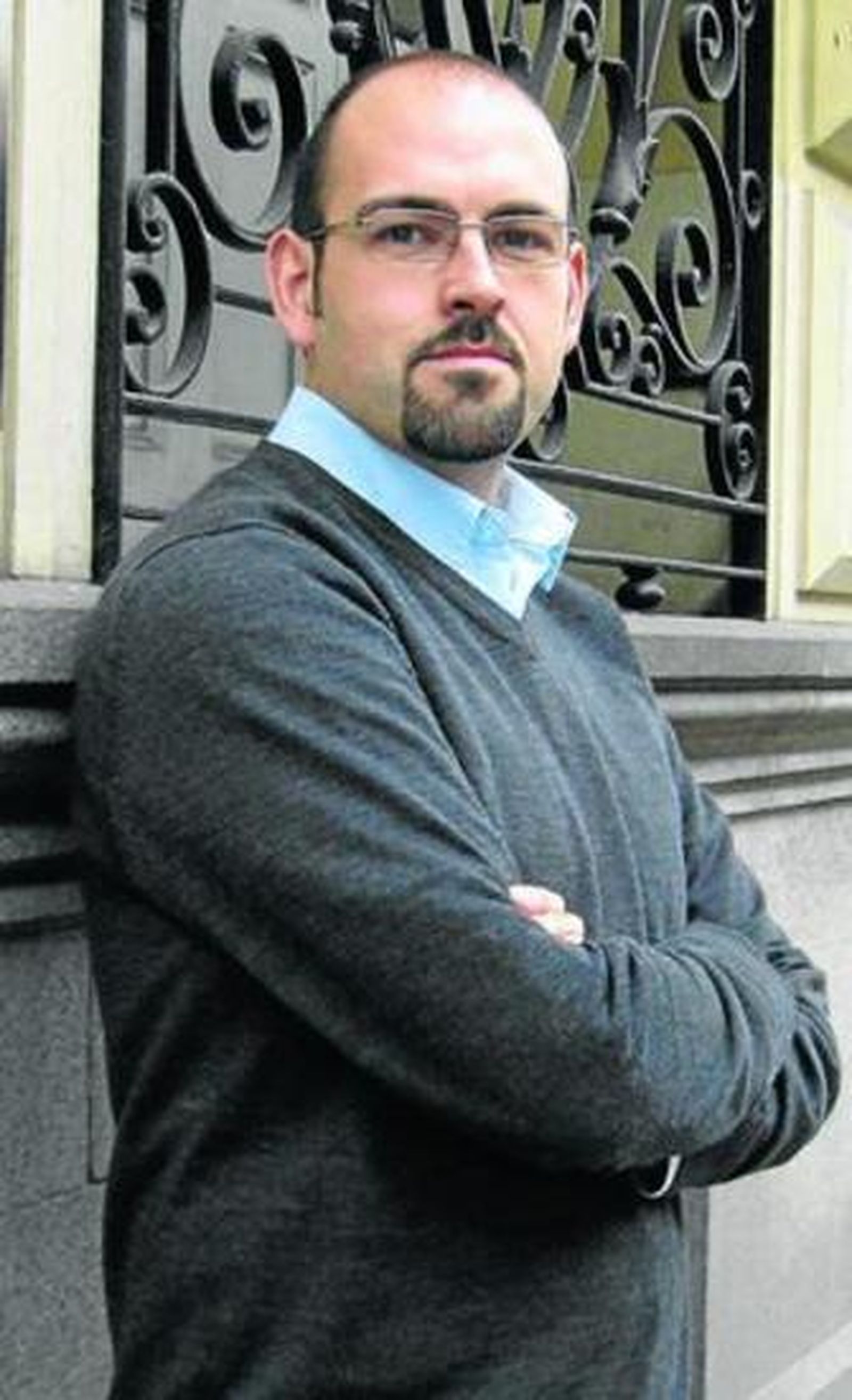 Antonio Montes posa en la sede de la editorial Siruela.